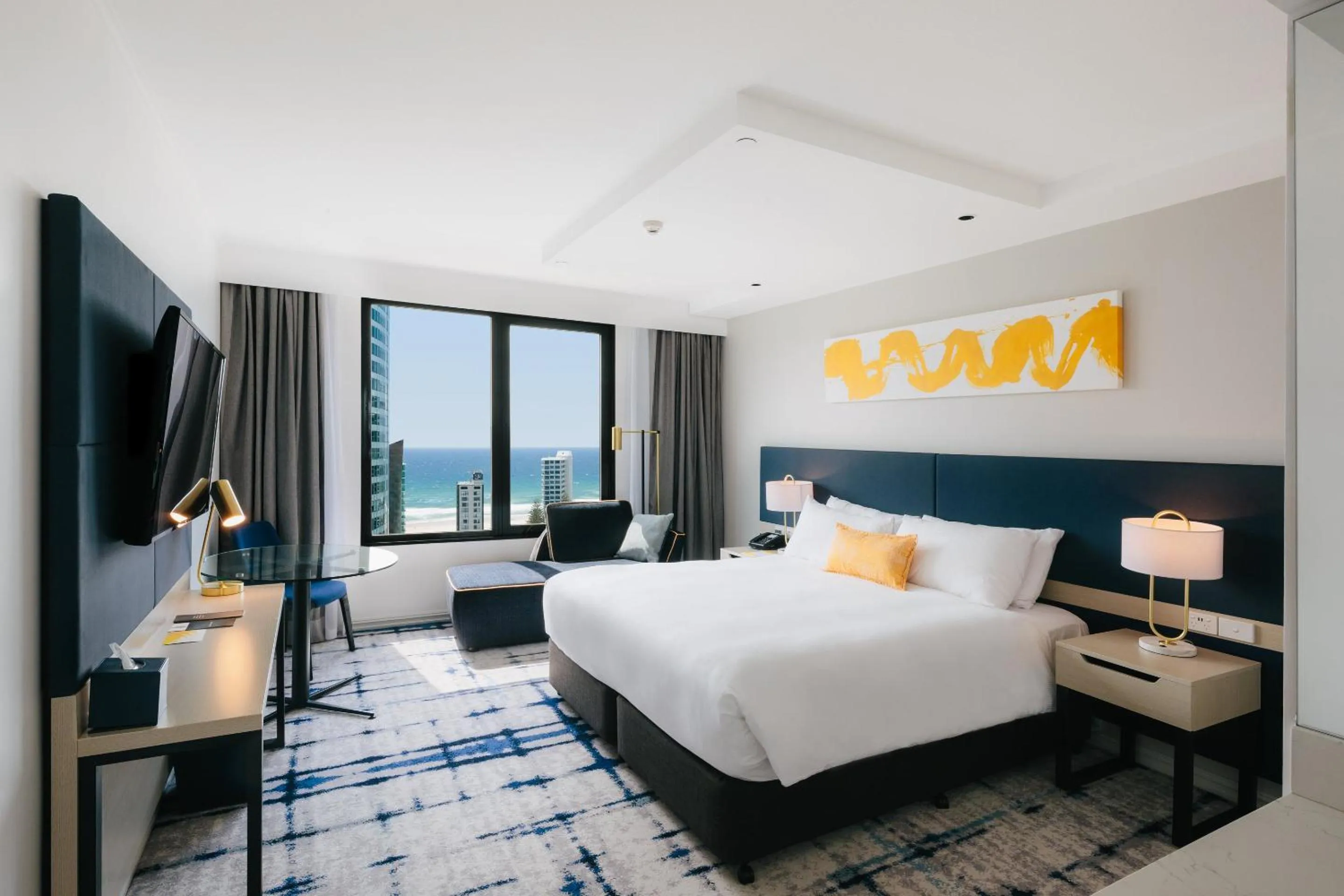 Photo of the whole room, Bed in voco Gold Coast by IHG