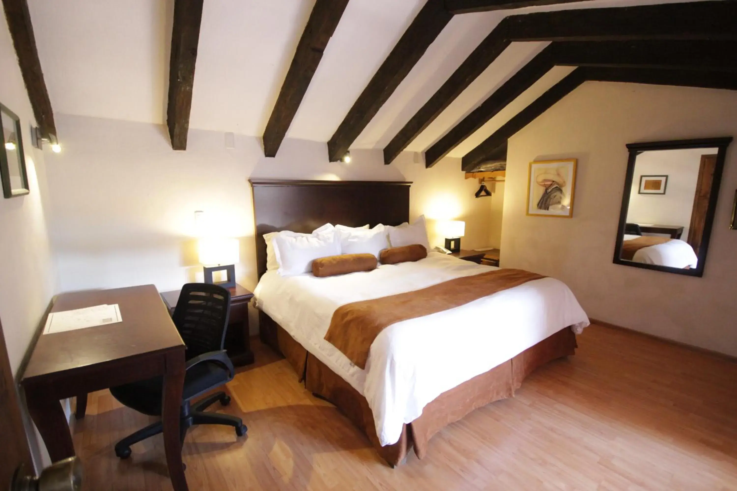 Queen Room in Hotel Casa Mexicana Queen Room in Hotel Casa Mexicana