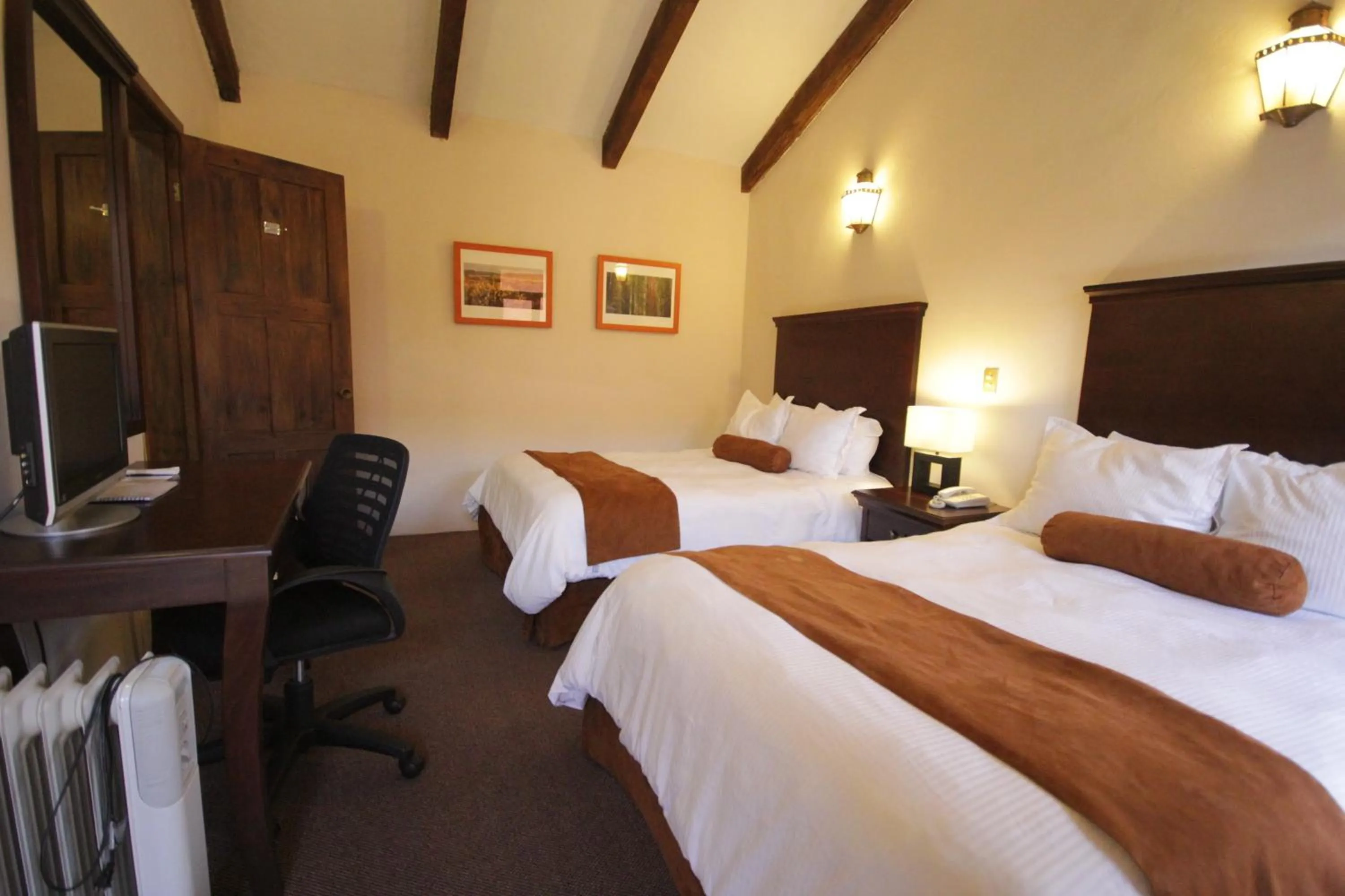 Photo of the whole room, Bed in Hotel Casa Mexicana