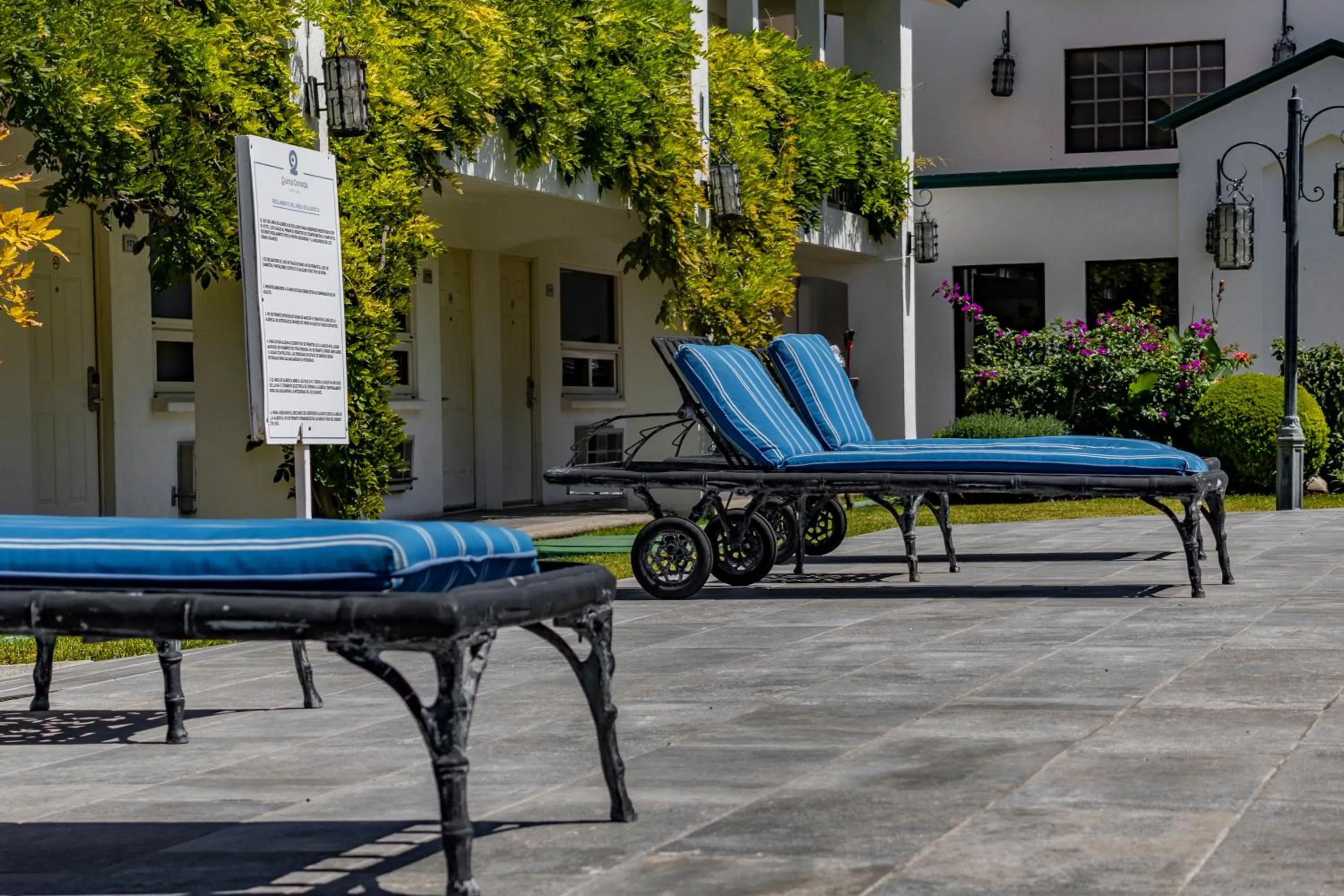 Swimming pool in Quinta Dorada Hotel & Suites