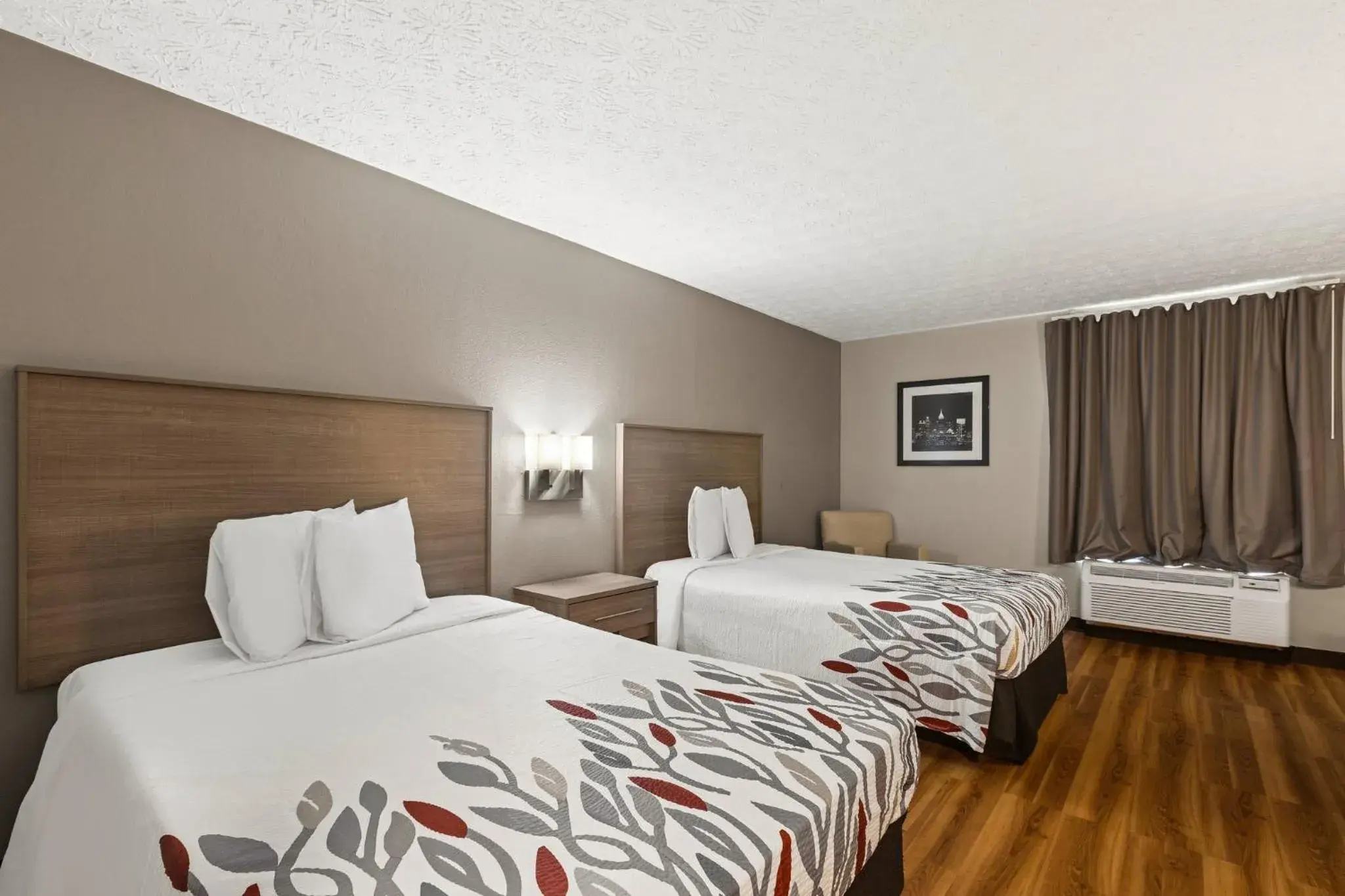 Deluxe Room with Two Double Beds Non-Smoking in Red Roof Inn & Suites Newnan Deluxe Room with Two Double Beds Non-Smoking in Red Roof Inn & Suites Newnan