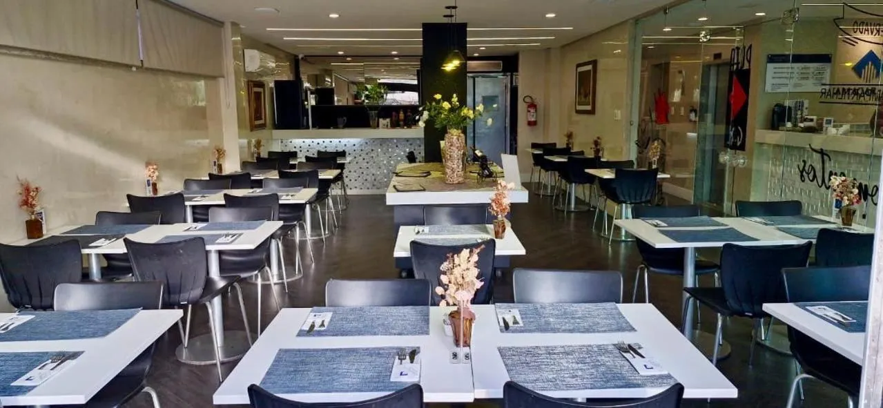 Restaurant/places to eat in Camaçari Plaza Hotel