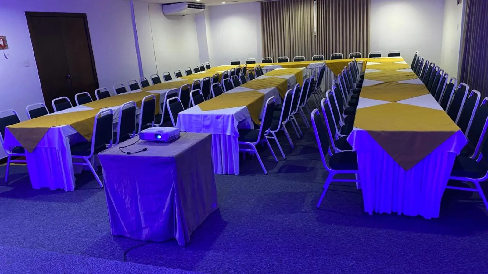 Meeting/conference room in Camaçari Plaza Hotel