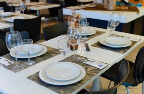 Restaurant/places to eat in Camaçari Plaza Hotel