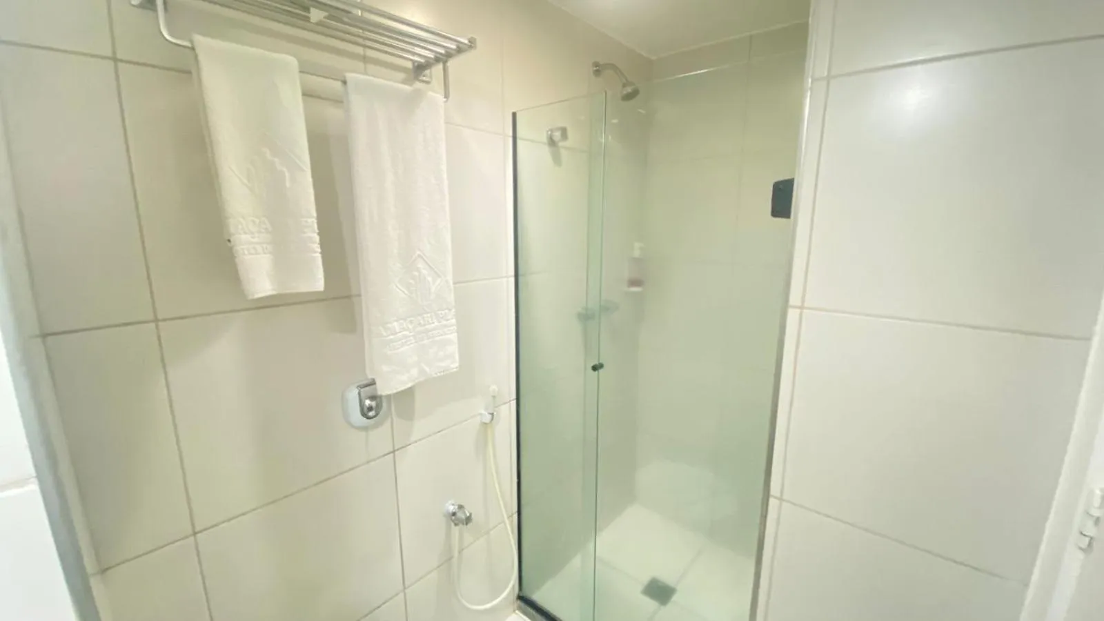 Shower in Camaçari Plaza Hotel
