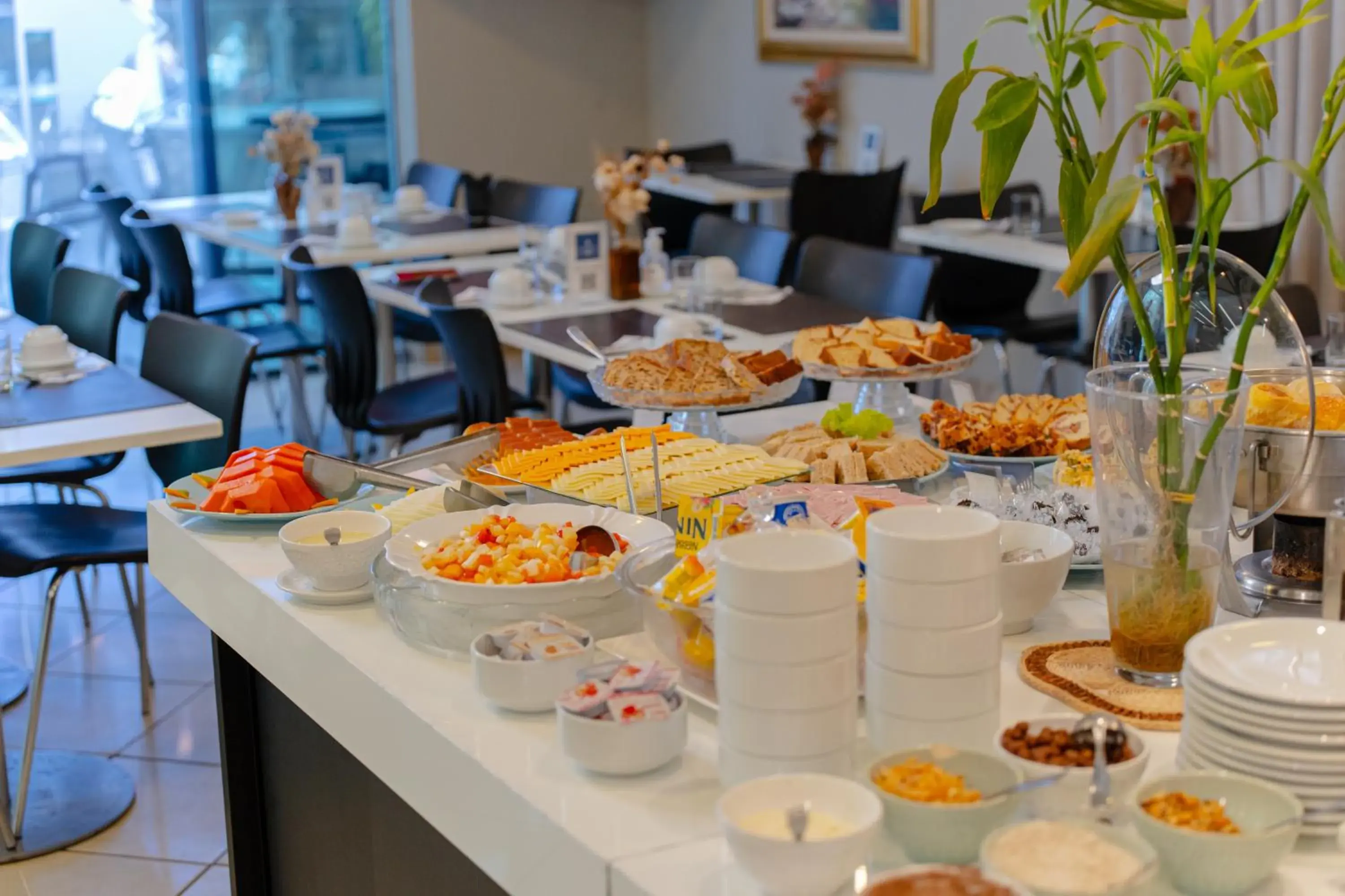 Restaurant/places to eat in Camaçari Plaza Hotel Restaurant/places to eat in Camaçari Plaza Hotel