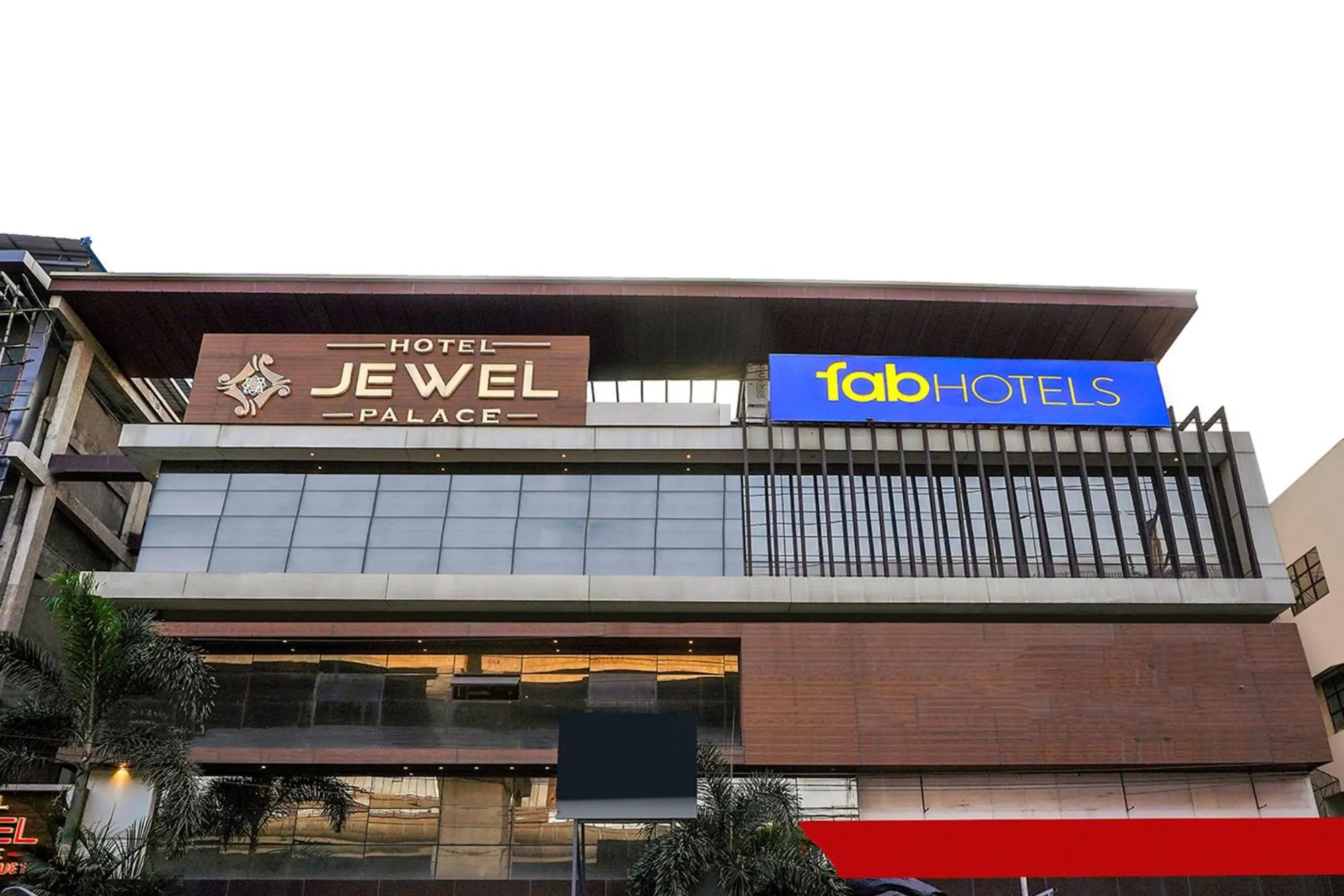Facade/entrance in FabHotel Jwel Palace