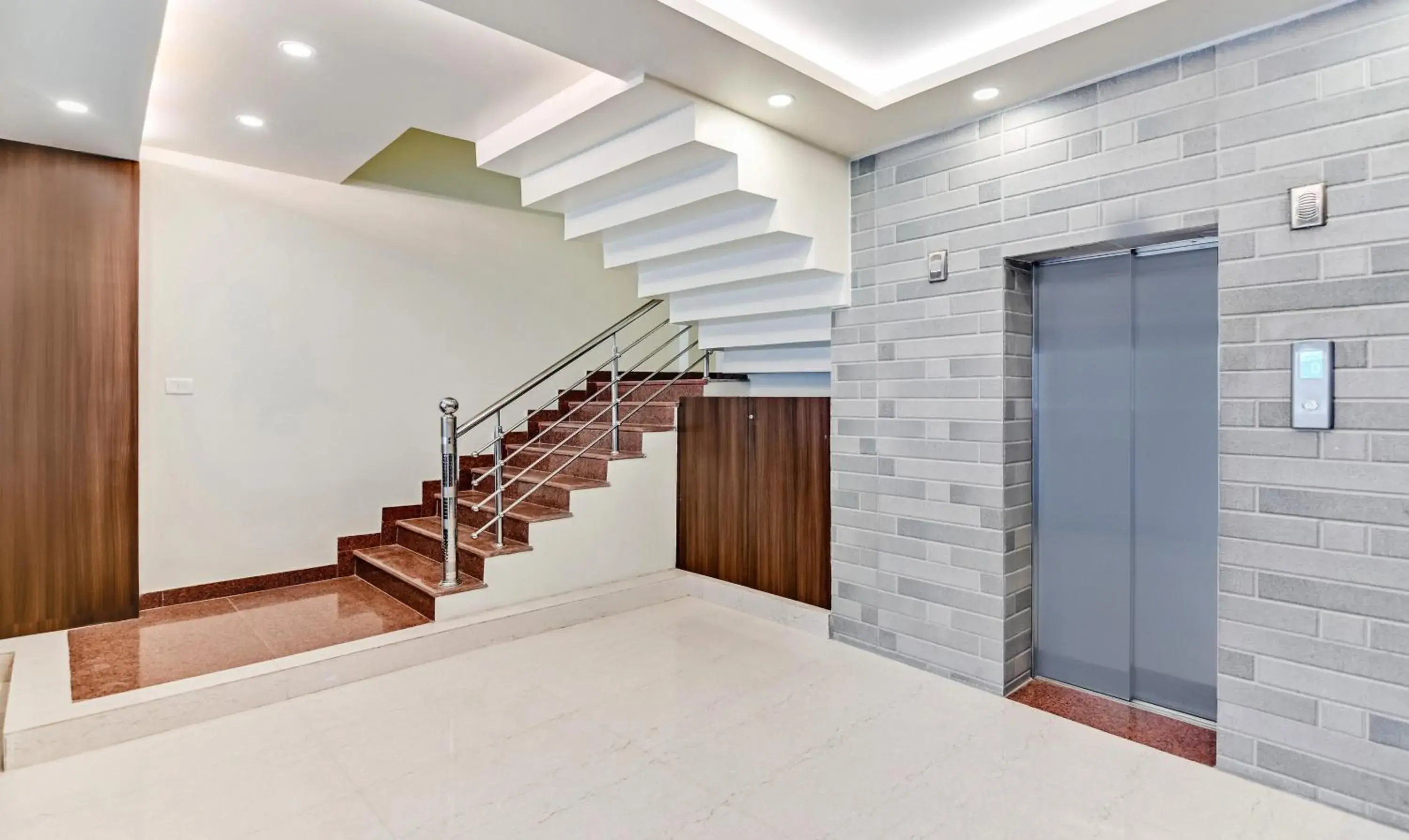 elevator, Bed in Treebo Resto- Near Lucknow Railway Station elevator, Bed in Treebo Resto- Near Lucknow Railway Station