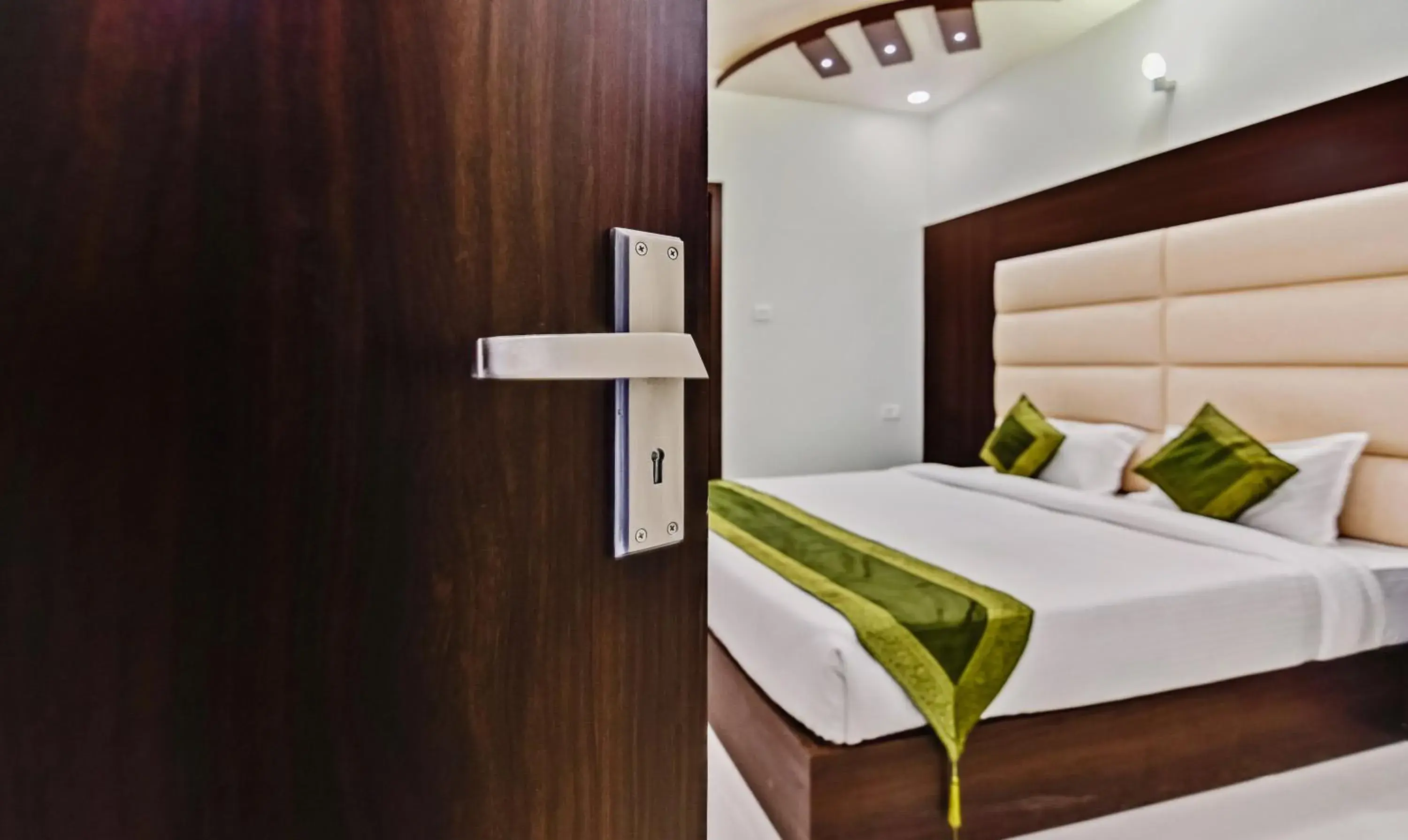 Bedroom, Bed in Treebo Resto- Near Lucknow Railway Station Bedroom, Bed in Treebo Resto- Near Lucknow Railway Station