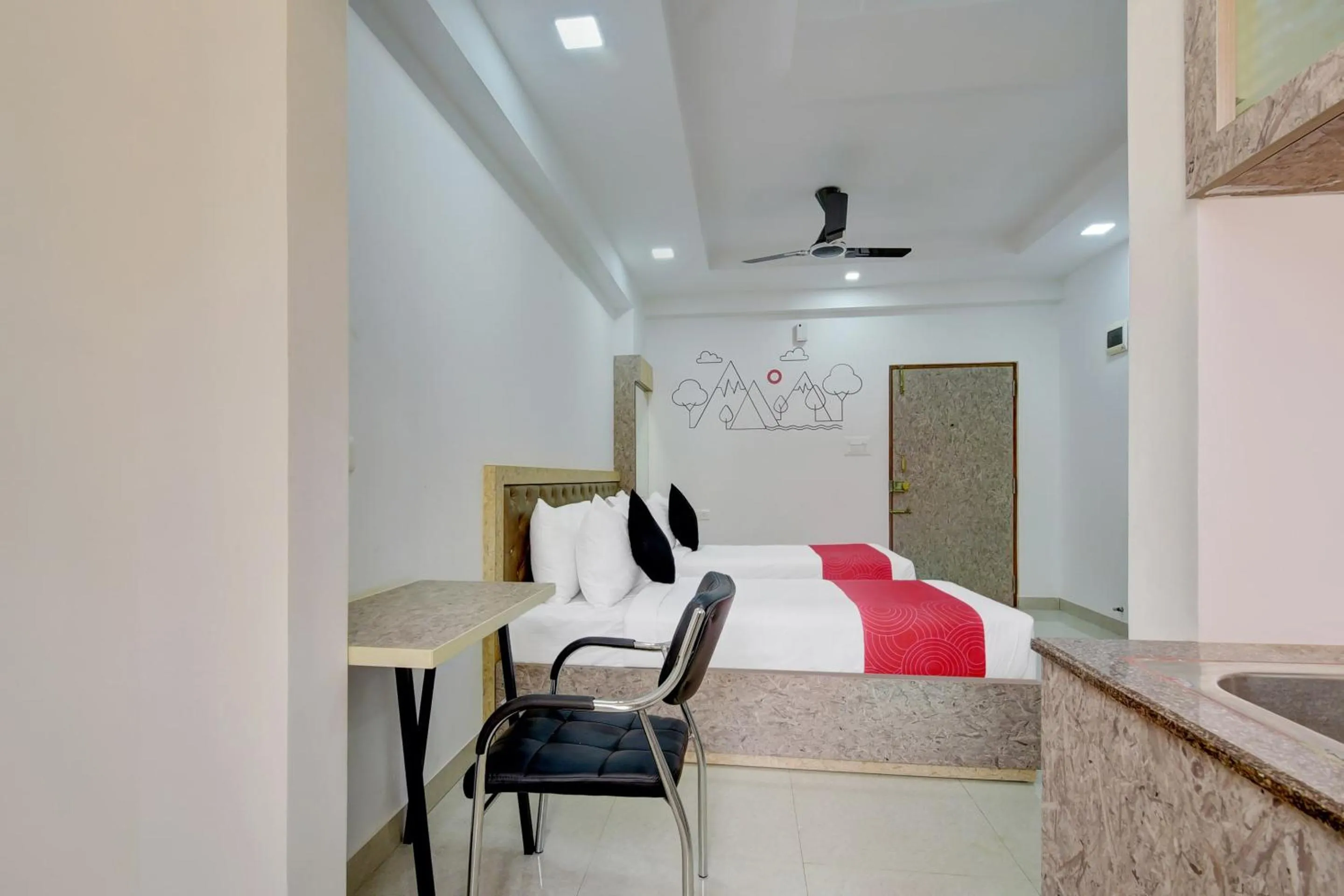 Bedroom, Bed in Grand Collection O Near Sarjapur Road Near 7d Voyage