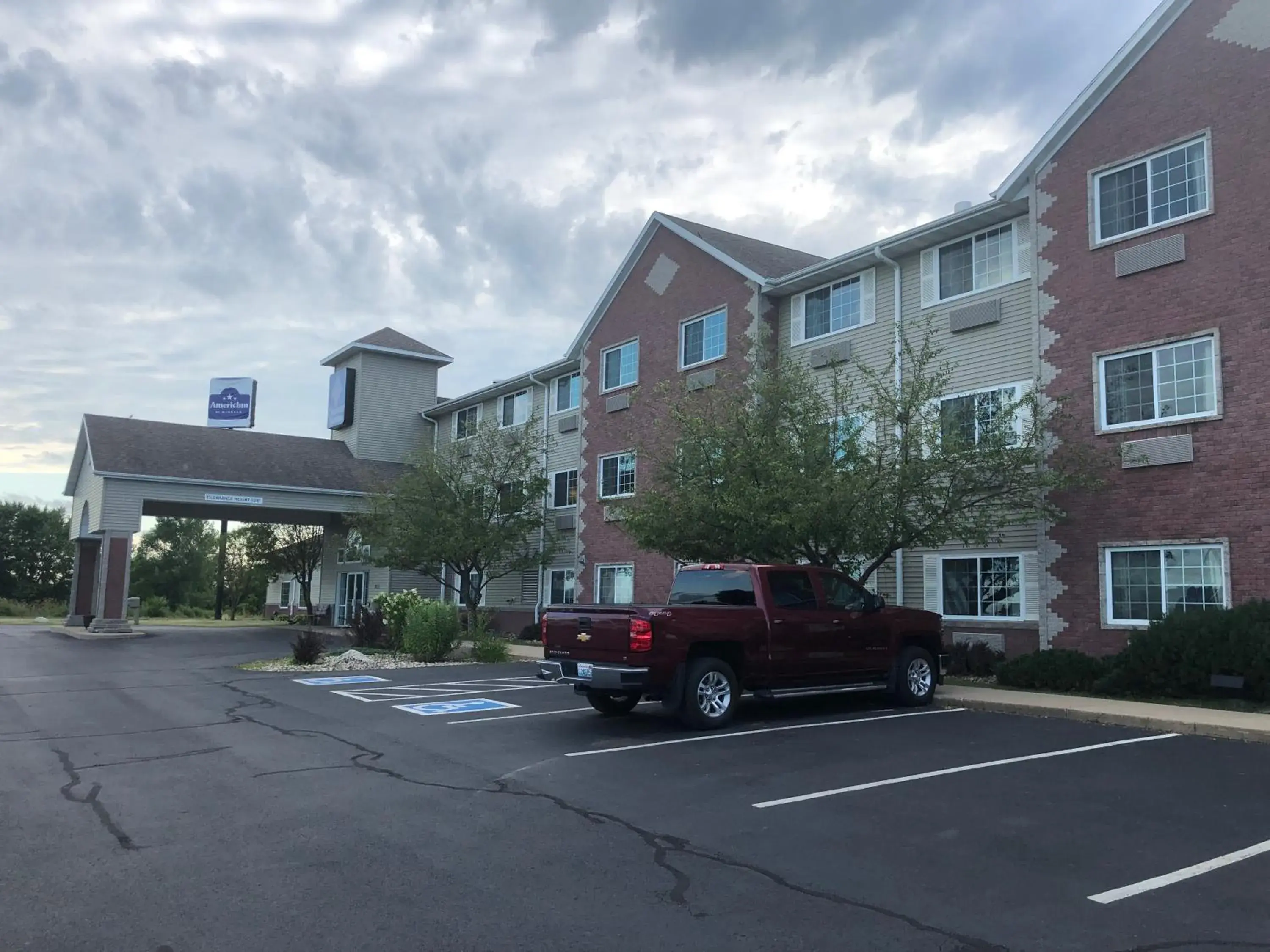 Property building in AmericInn by Wyndham Maquoketa Property building in AmericInn by Wyndham Maquoketa