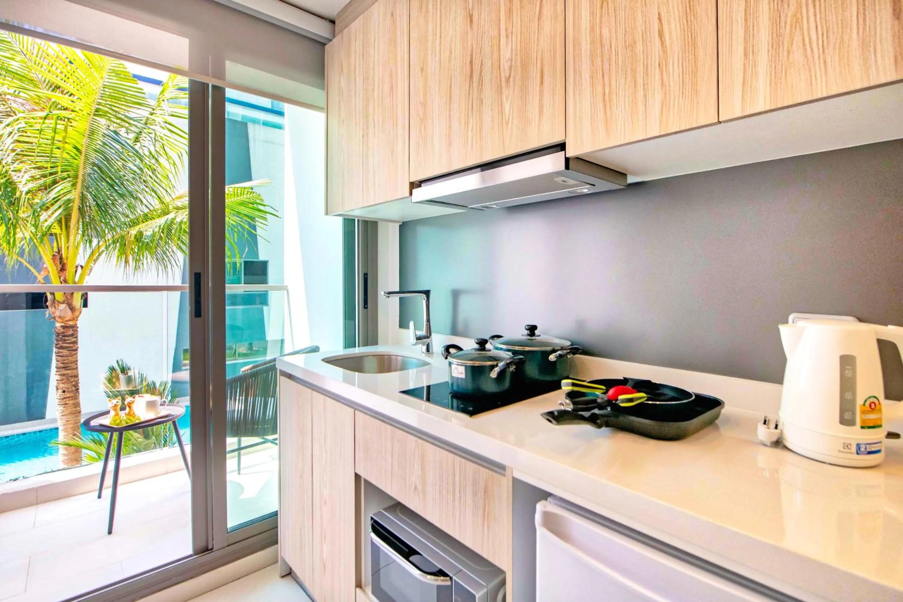 Coffee/tea facilities in Arcadia Beach Resort Pattaya