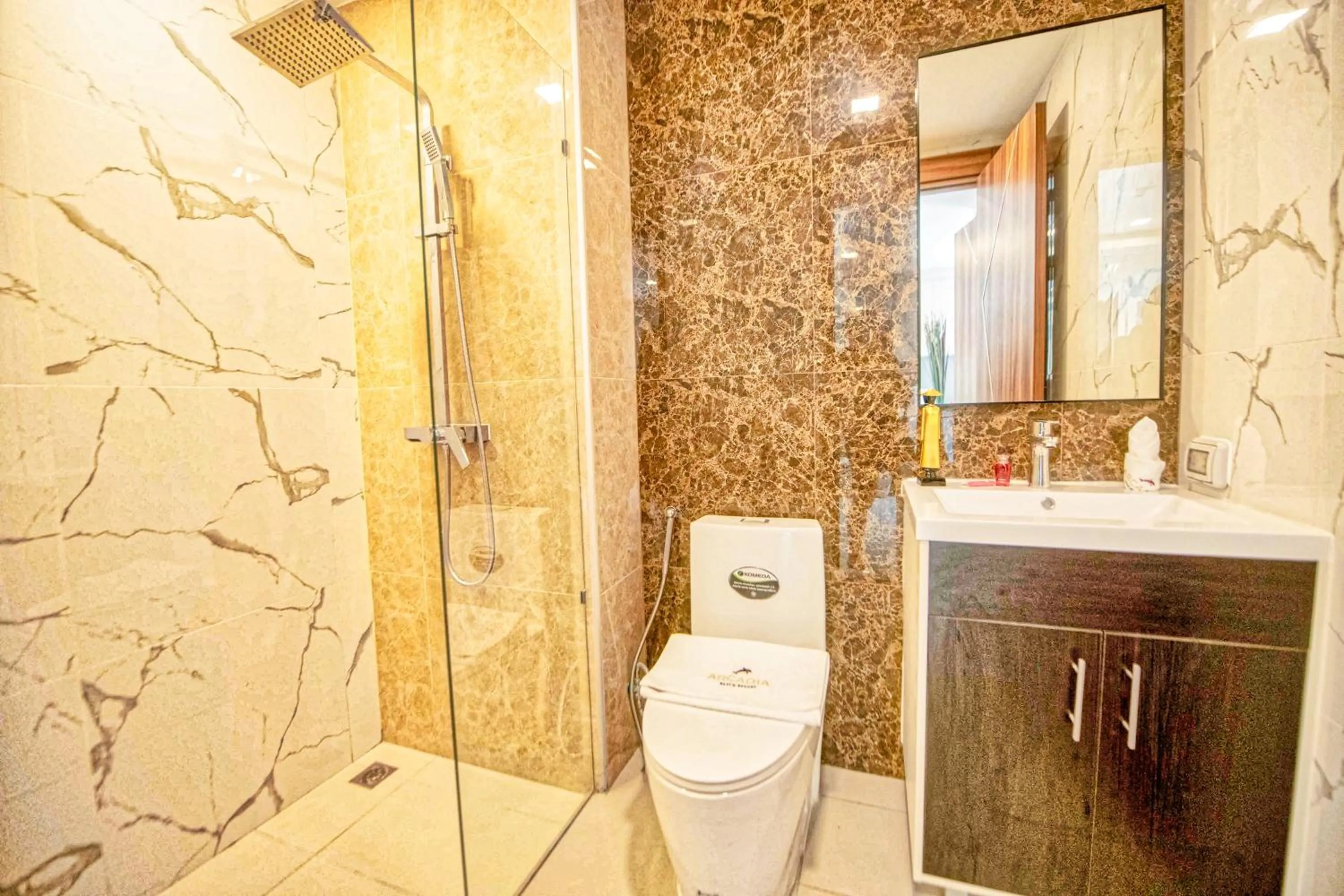 Toilet in Arcadia Beach Resort Pattaya