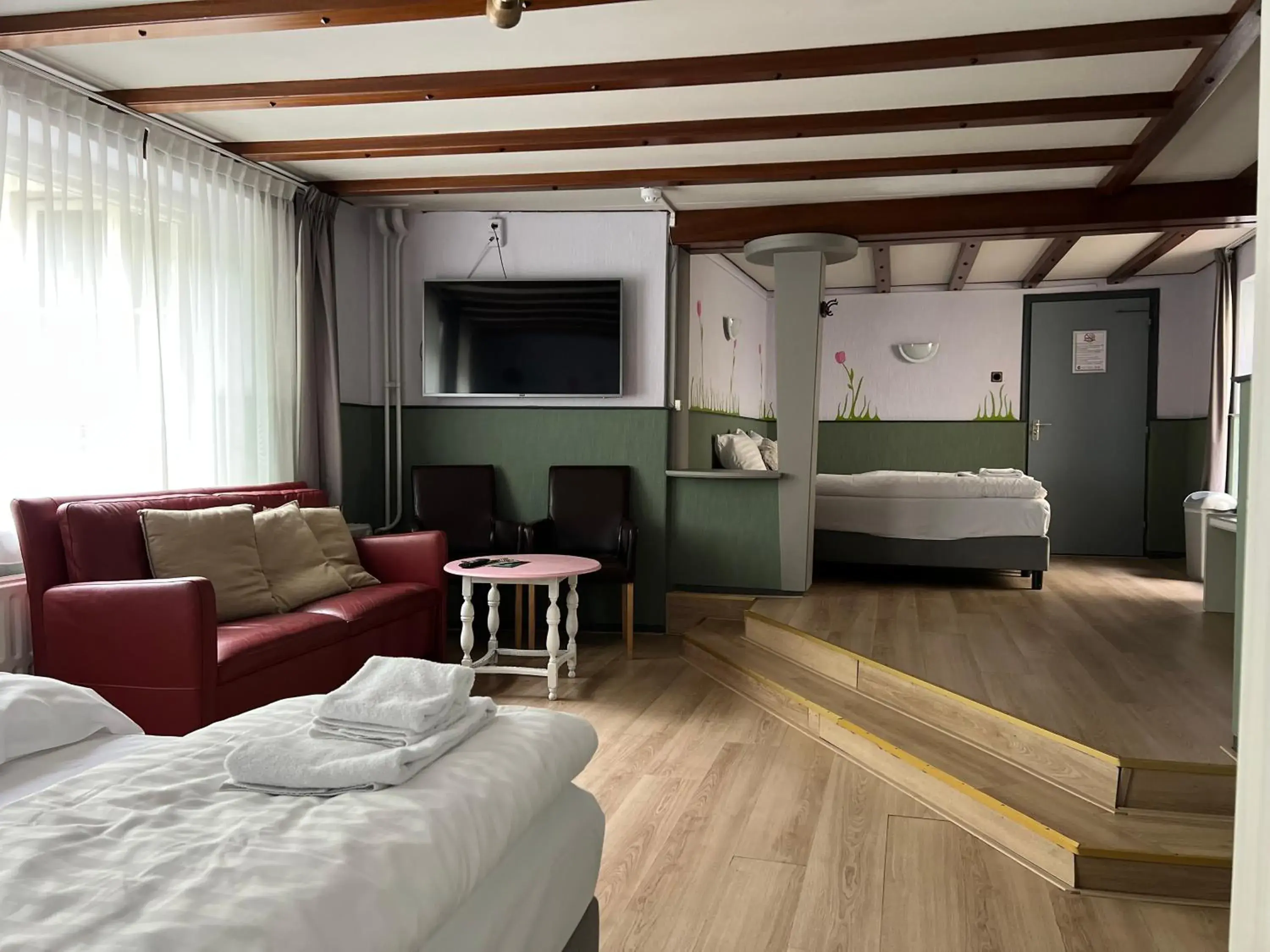 Family Room with Bathroom - single occupancy in Hotel Gaudi Family Room with Bathroom - single occupancy in Hotel Gaudi