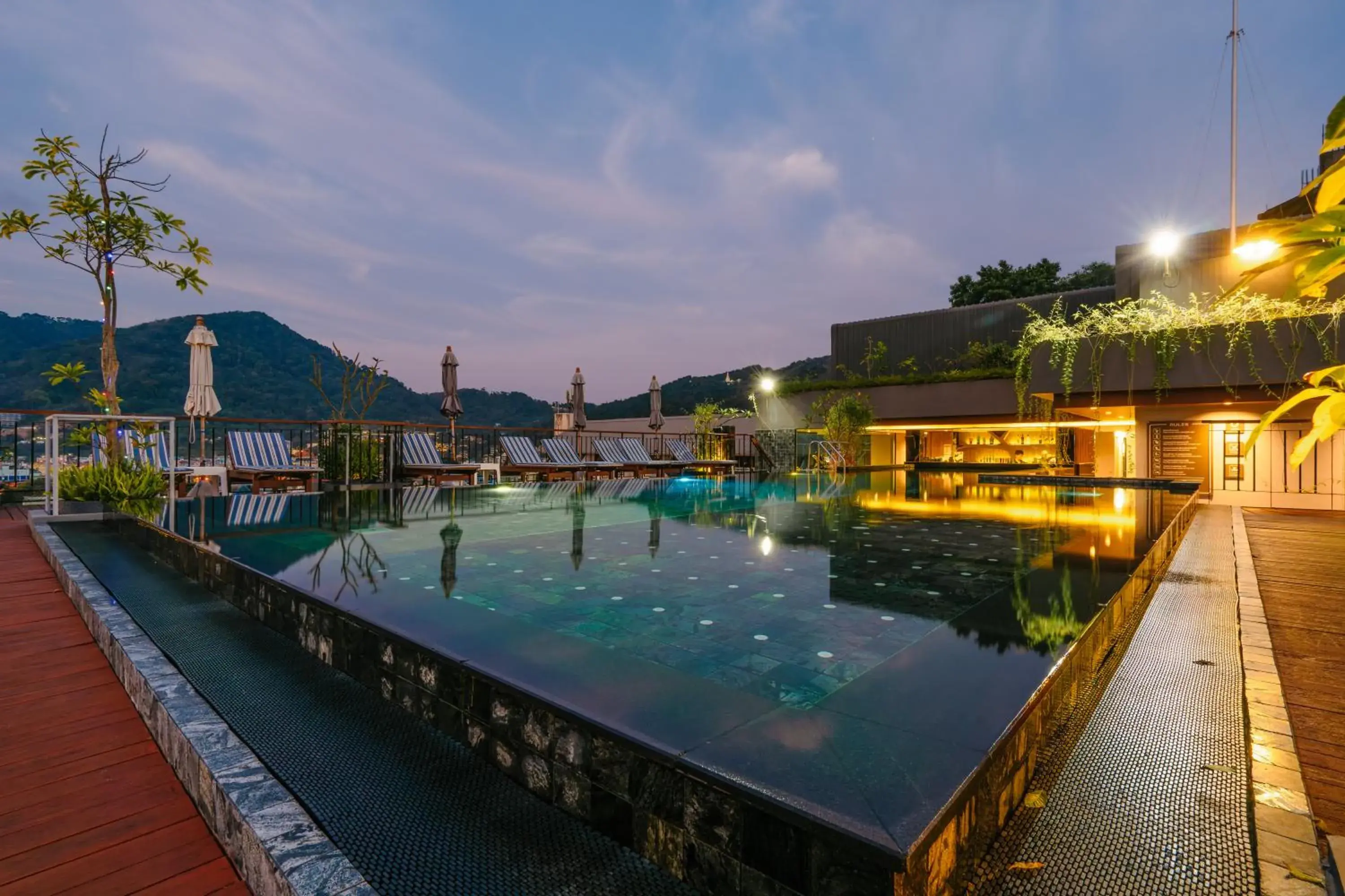 Swimming pool in Rak Elegant Hotel Patong Swimming pool in Rak Elegant Hotel Patong