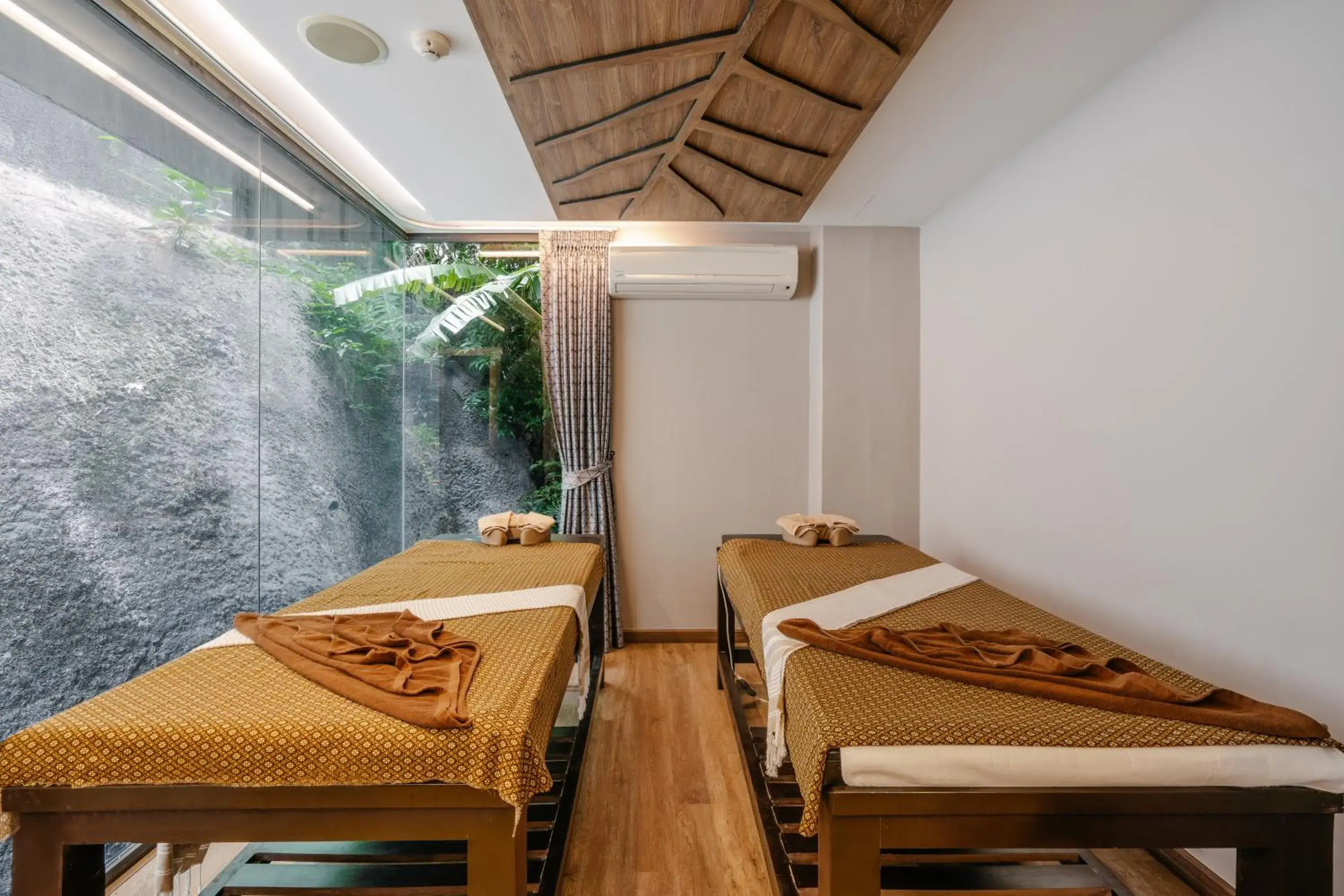 Spa and wellness centre/facilities, Bed in Rak Elegant Hotel Patong Spa and wellness centre/facilities, Bed in Rak Elegant Hotel Patong