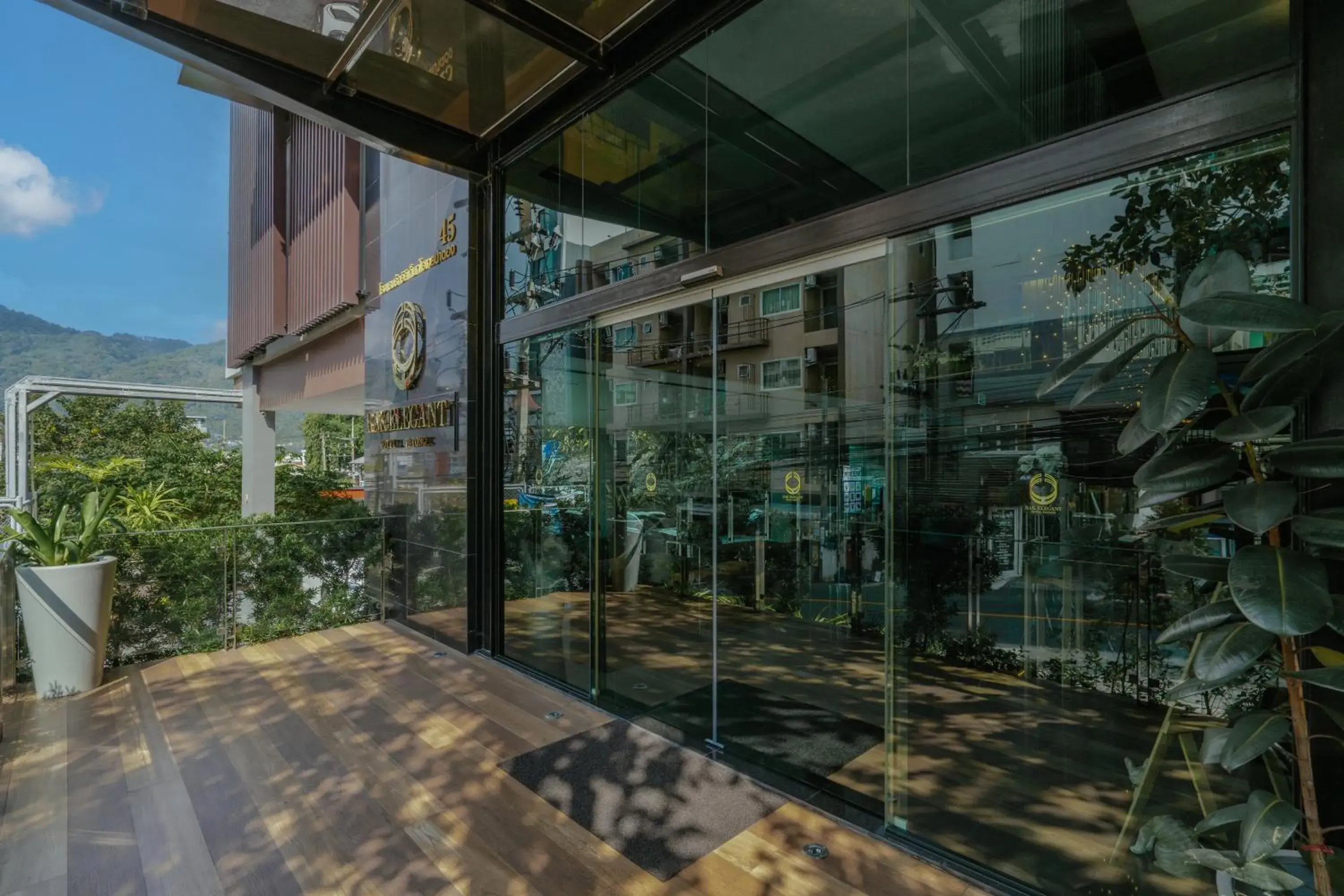 Property building in Rak Elegant Hotel Patong Property building in Rak Elegant Hotel Patong
