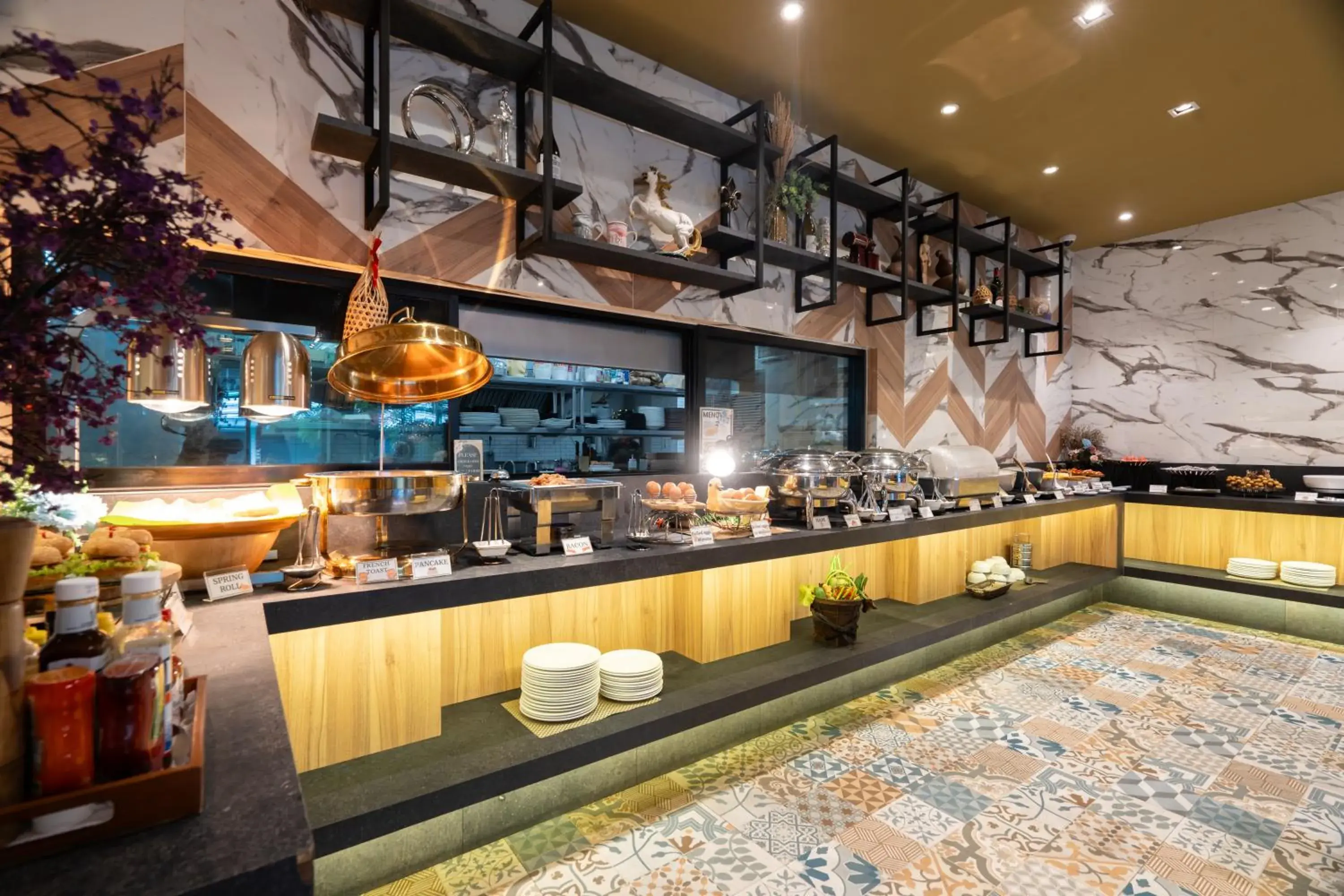 Restaurant/places to eat in Rak Elegant Hotel Patong Restaurant/places to eat in Rak Elegant Hotel Patong