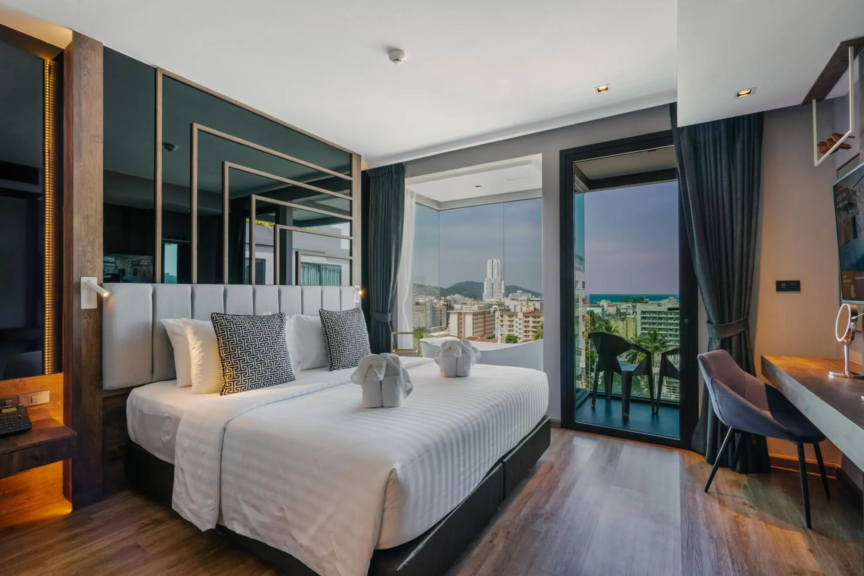 View (from property/room), Bed in Rak Elegant Hotel Patong View (from property/room), Bed in Rak Elegant Hotel Patong
