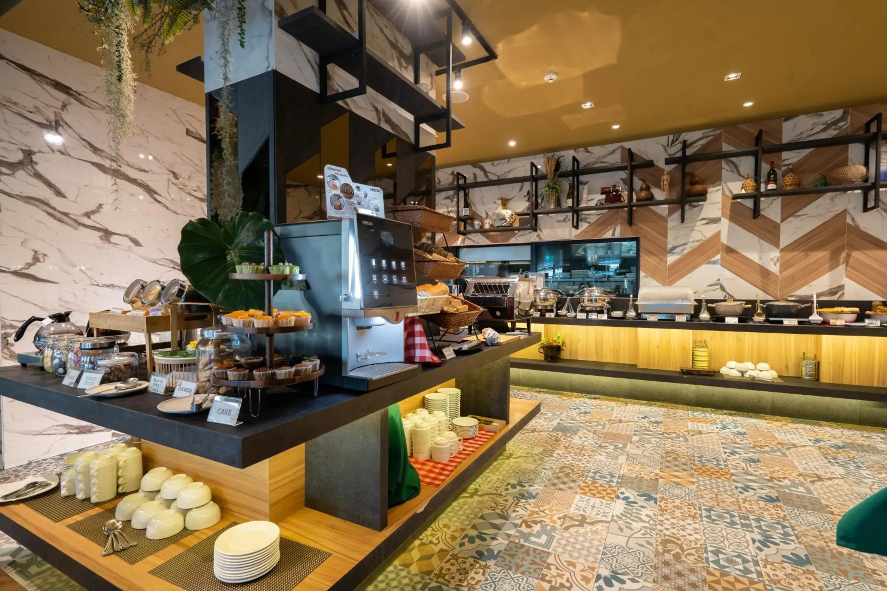 Restaurant/places to eat in Rak Elegant Hotel Patong Restaurant/places to eat in Rak Elegant Hotel Patong