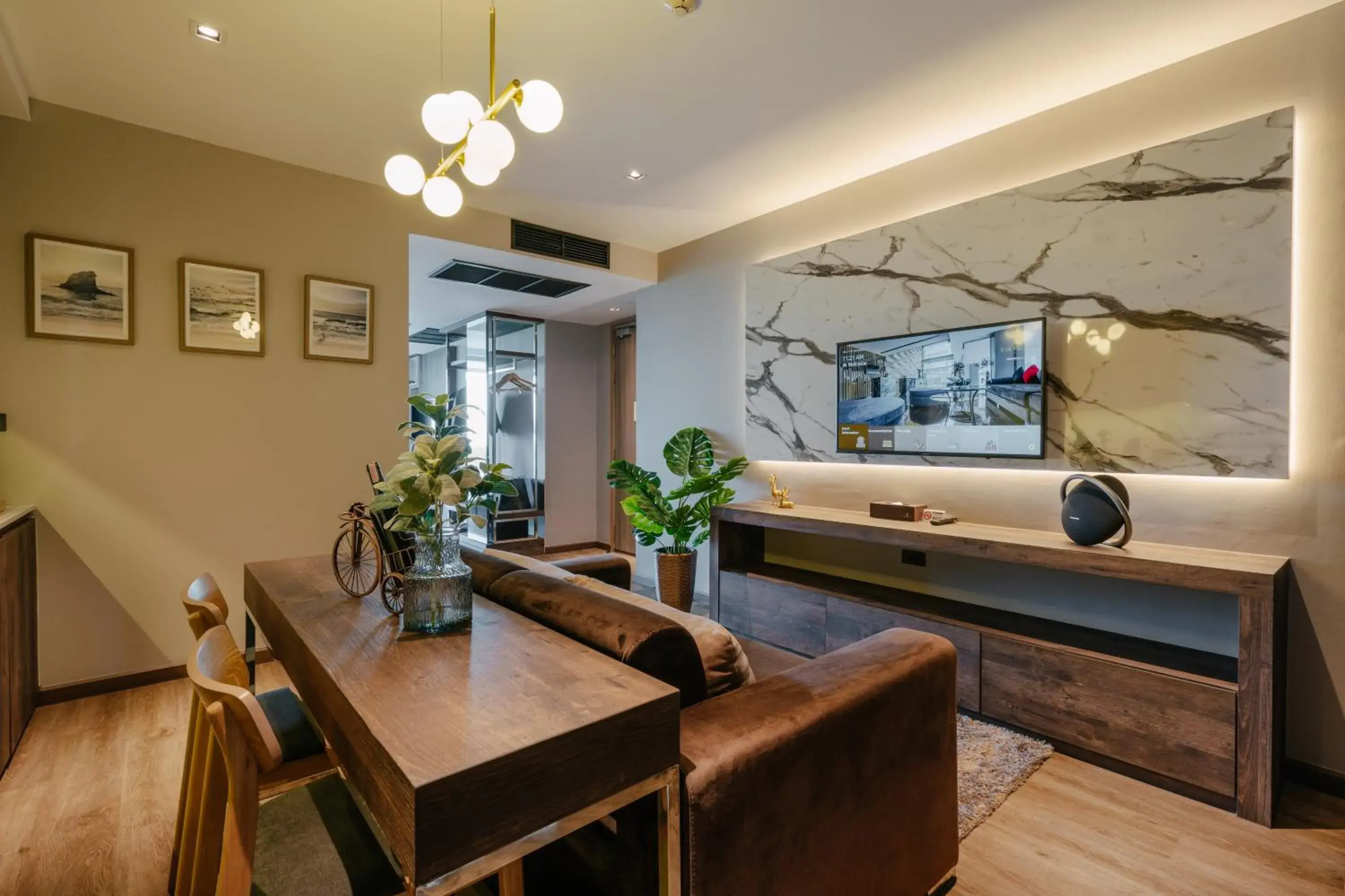 Living room in Rak Elegant Hotel Patong Living room in Rak Elegant Hotel Patong