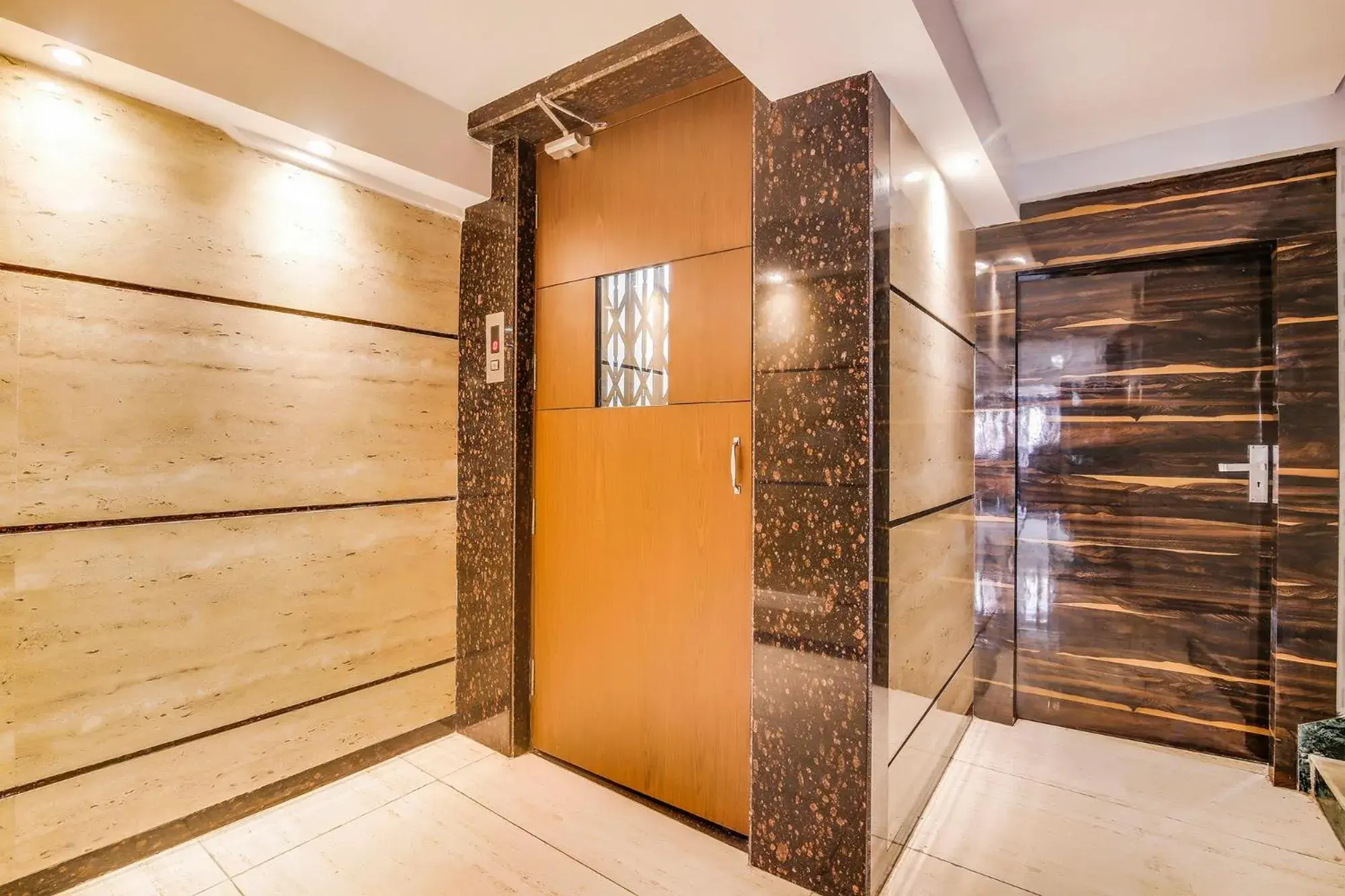 Lobby or reception in FabHotel Luxor - Nr Acropolis Mall Lobby or reception in FabHotel Luxor - Nr Acropolis Mall