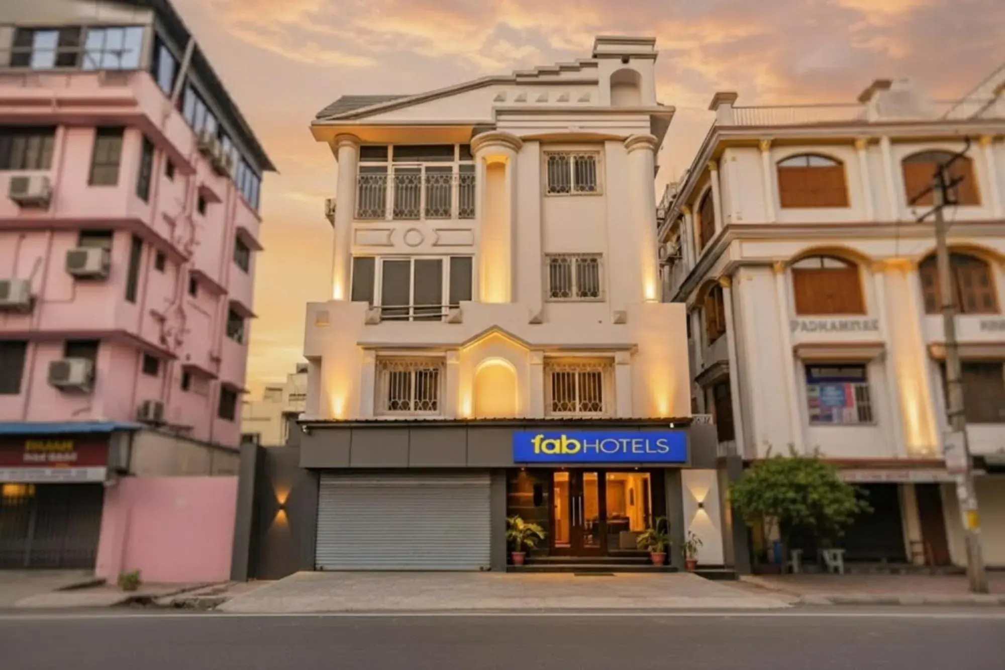 Facade/entrance in FabHotel Luxor - Nr Acropolis Mall Facade/entrance in FabHotel Luxor - Nr Acropolis Mall