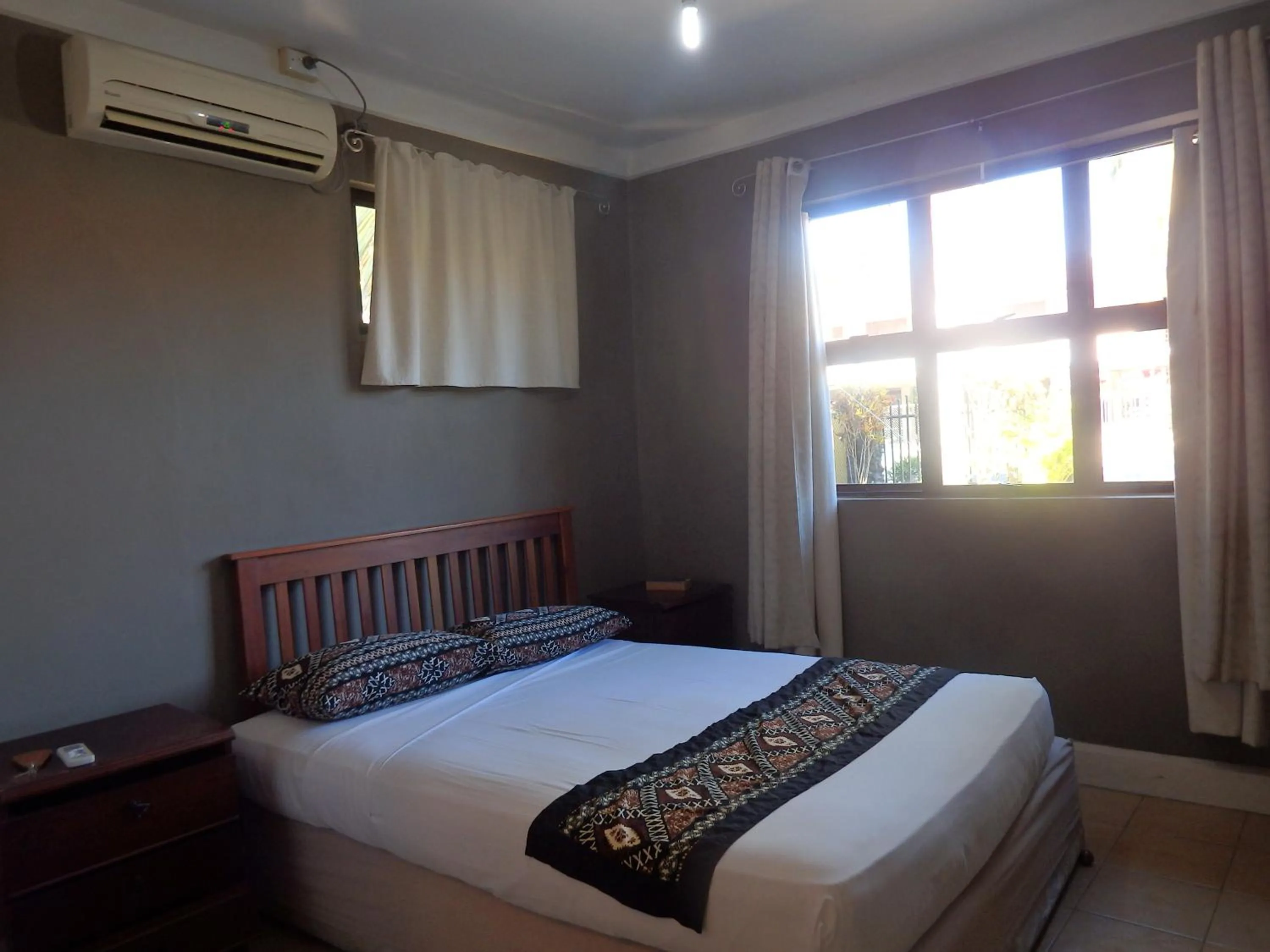 Bed in Bluewater Lodge