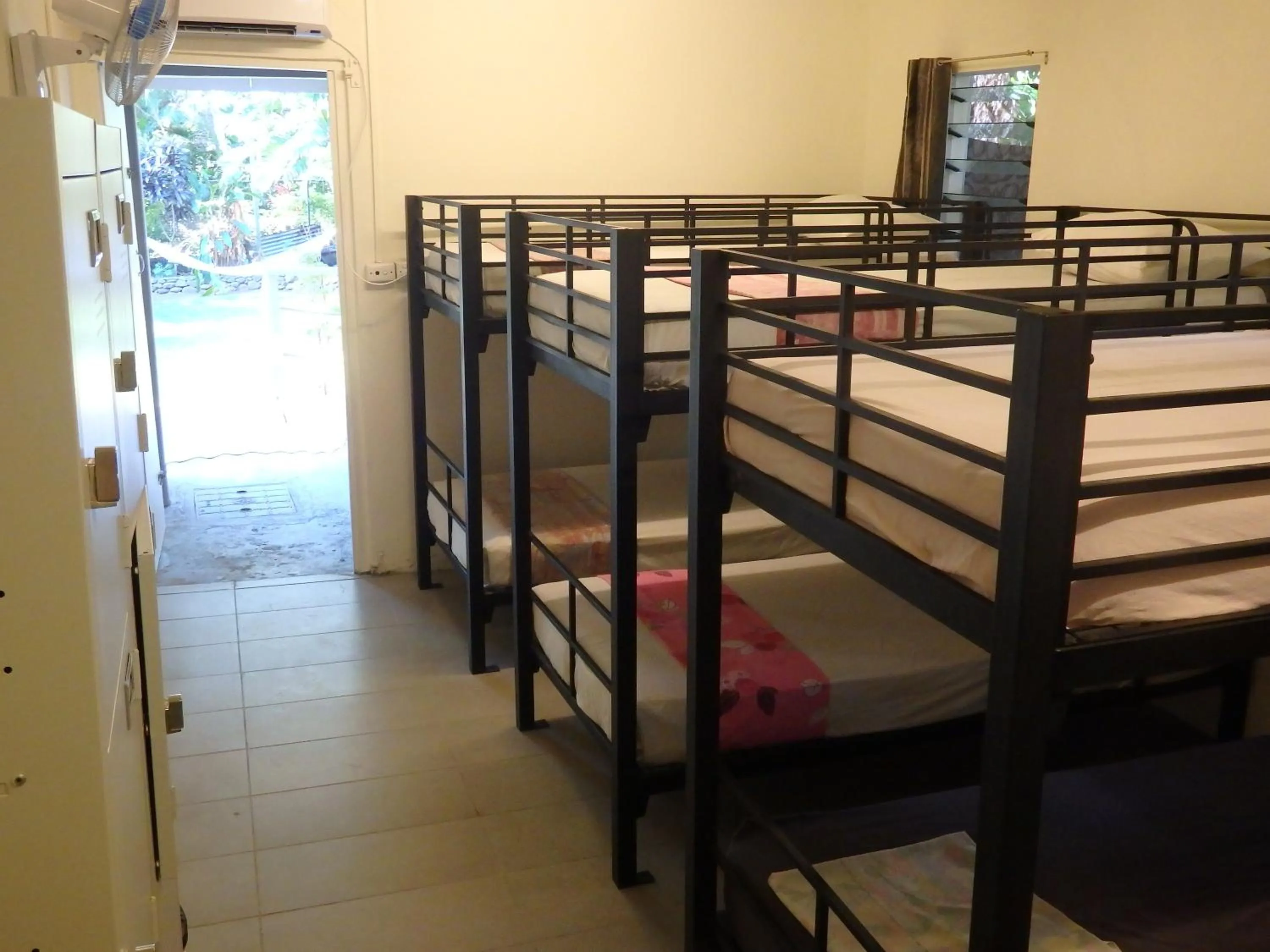 bunk bed, Bed in Bluewater Lodge