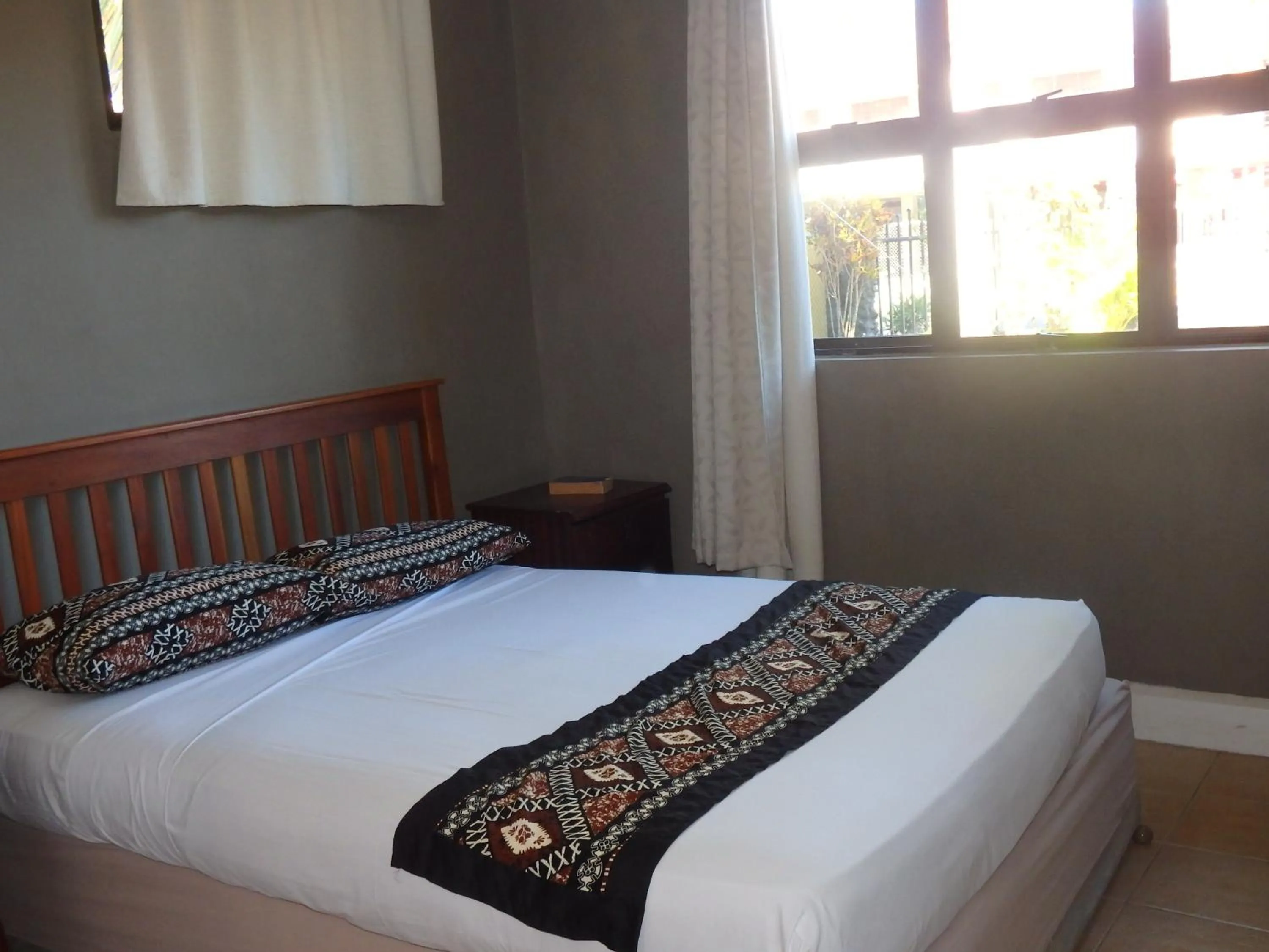 Bed in Bluewater Lodge