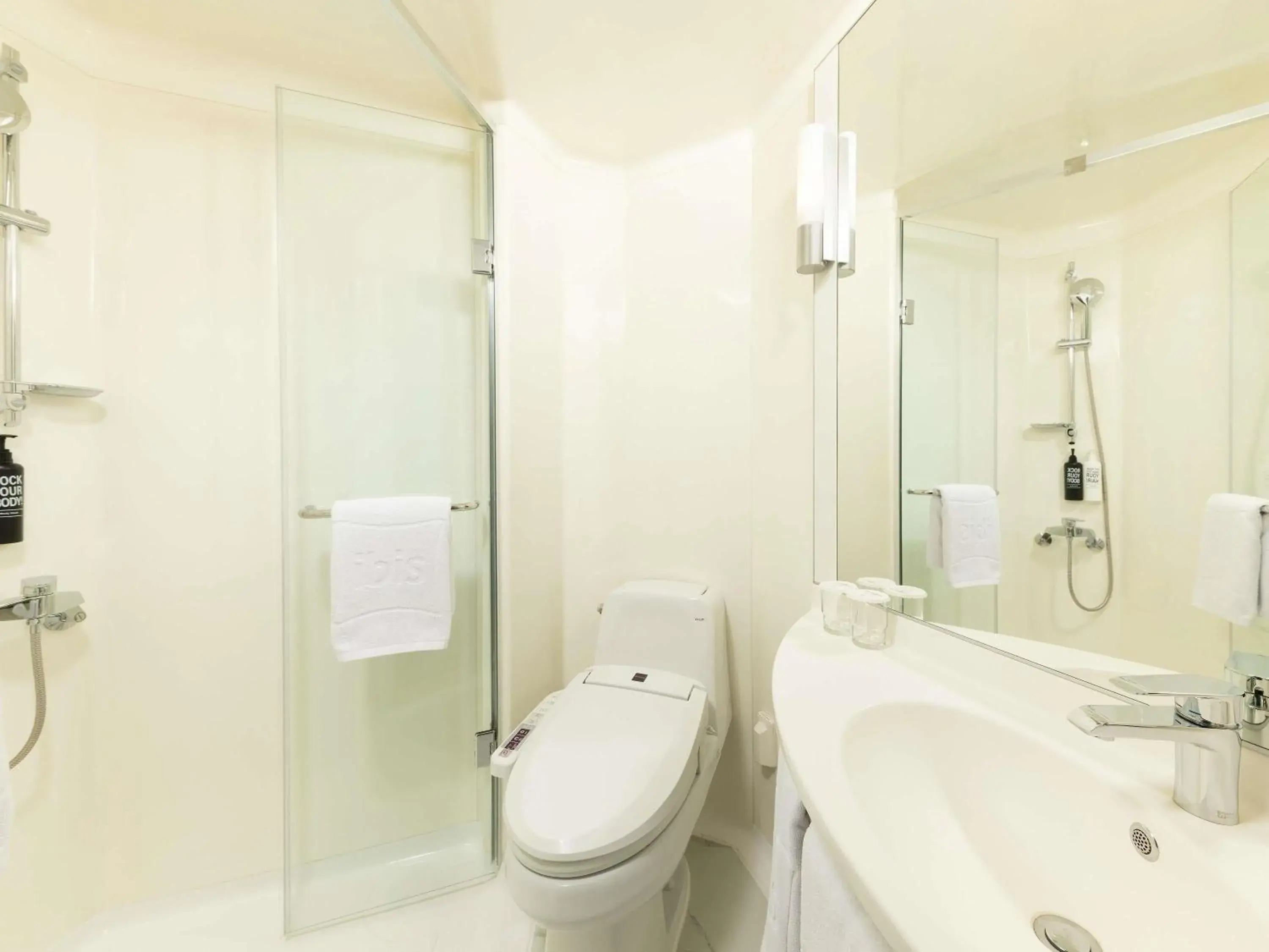 Bedroom in ibis Ambassador Seoul Insadong-Newly renovated in 2025 Bedroom in ibis Ambassador Seoul Insadong-Newly renovated in 2025