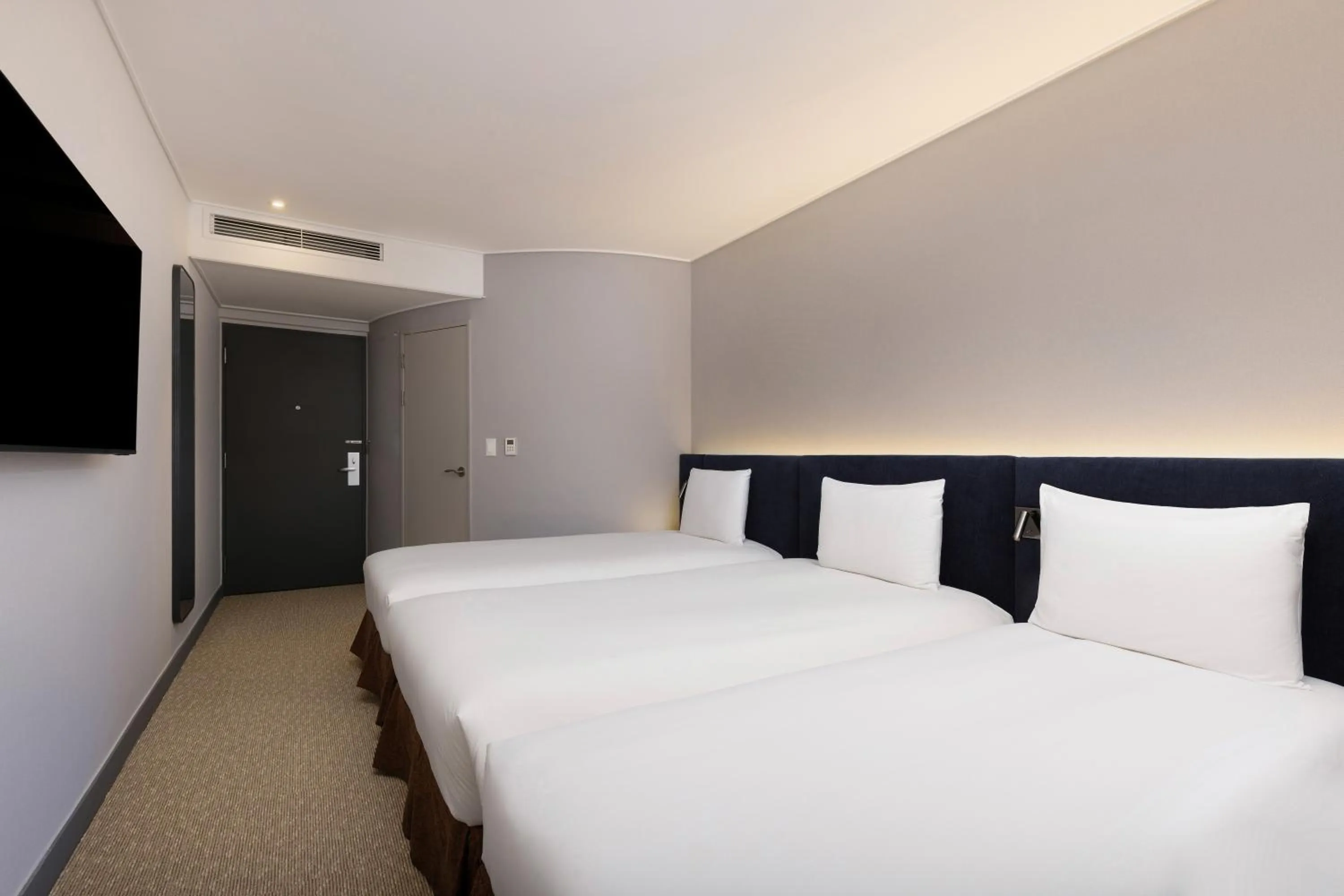 Photo of the whole room, Bed in ibis Ambassador Seoul Insadong-Newly renovated in 2025