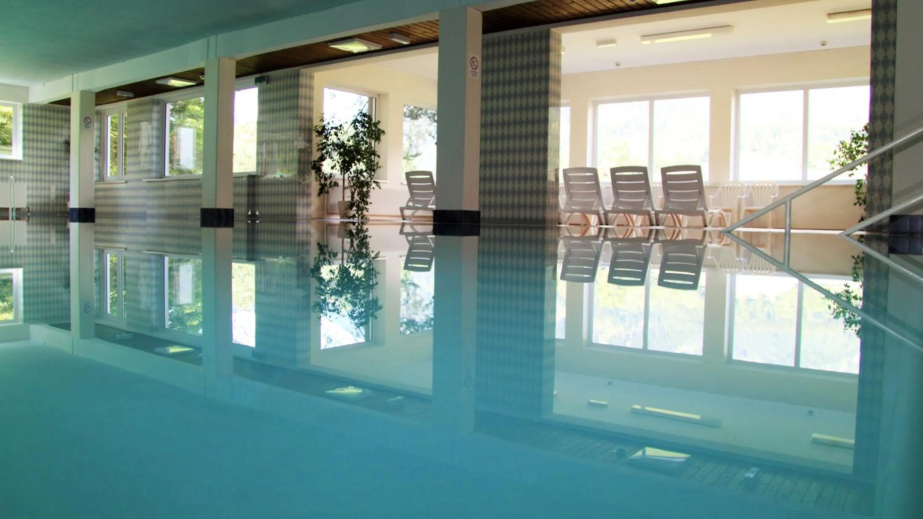 Swimming pool in Hotel Post