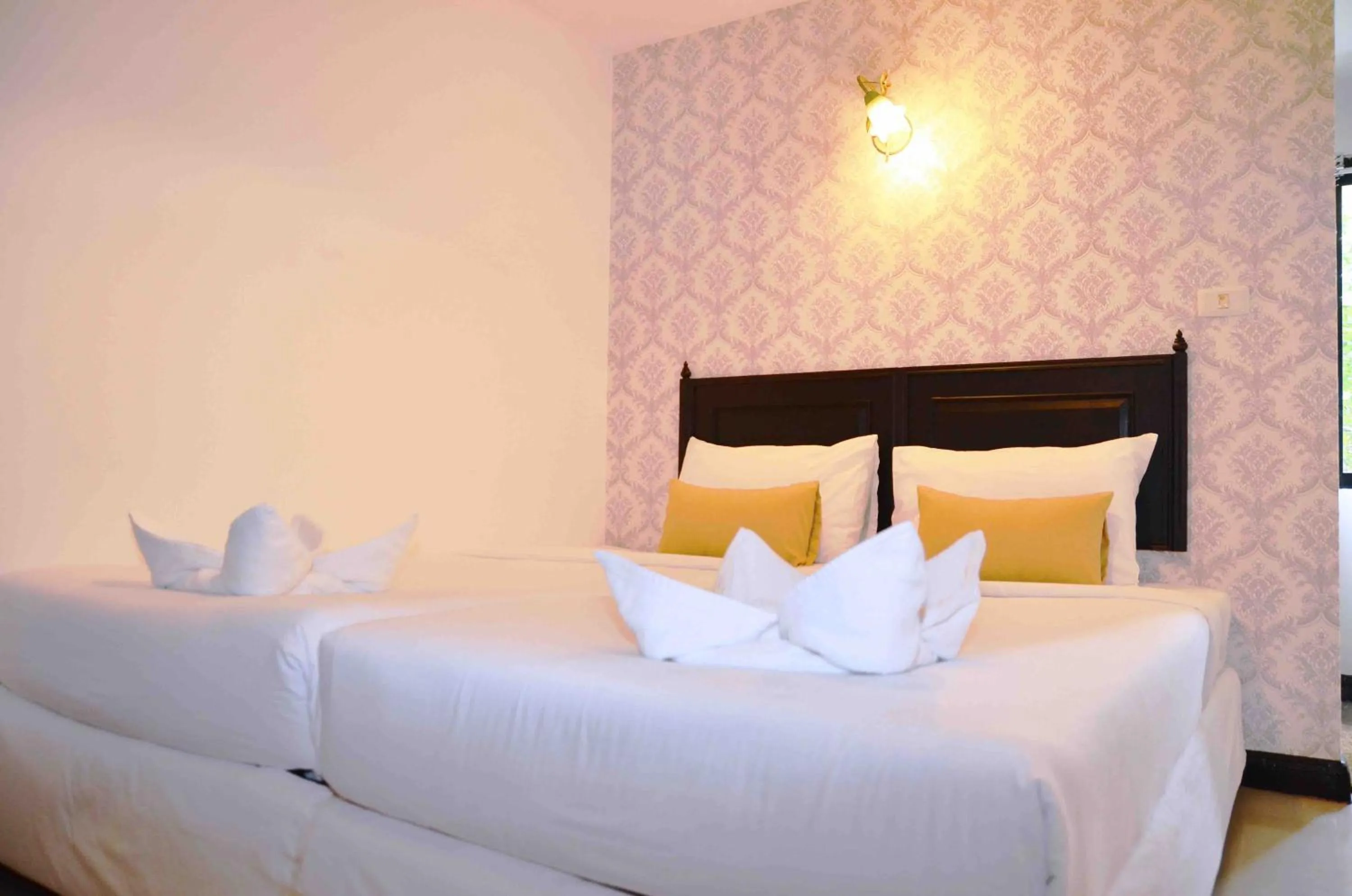 Photo of the whole room, Bed in Erawan House