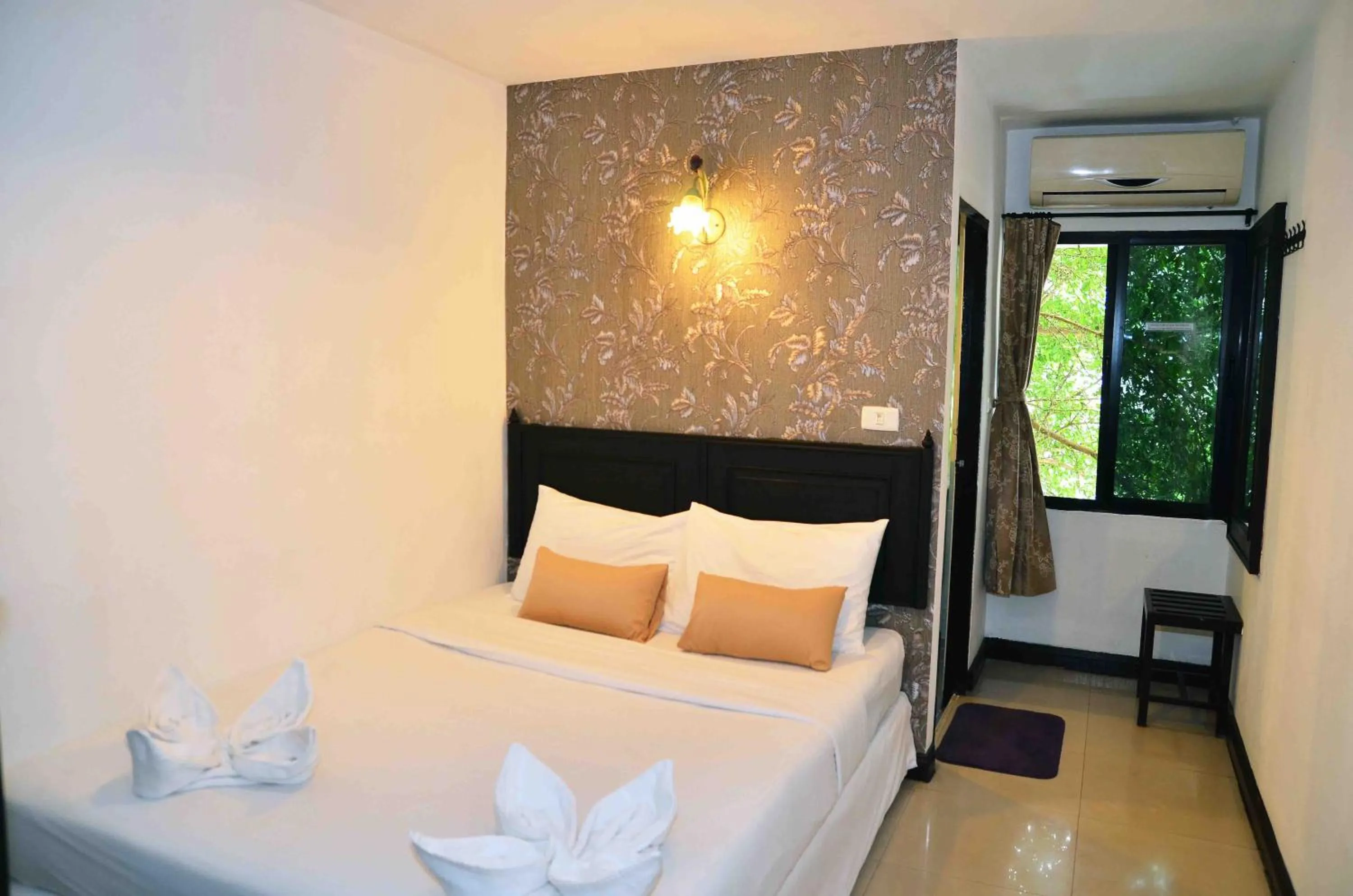 View (from property/room), Bed in Erawan House