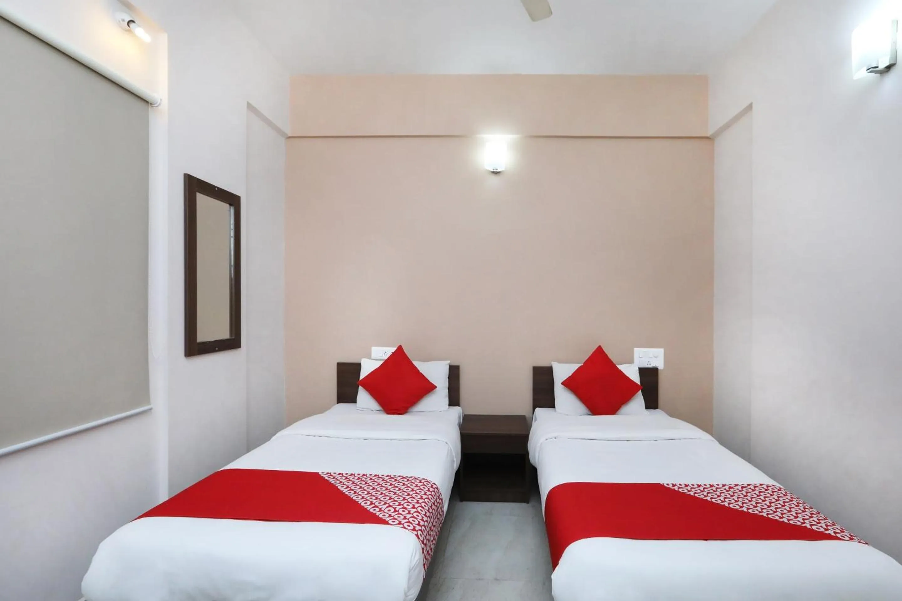 Lobby or reception, Bed in Super Hotel O Indra Comforts