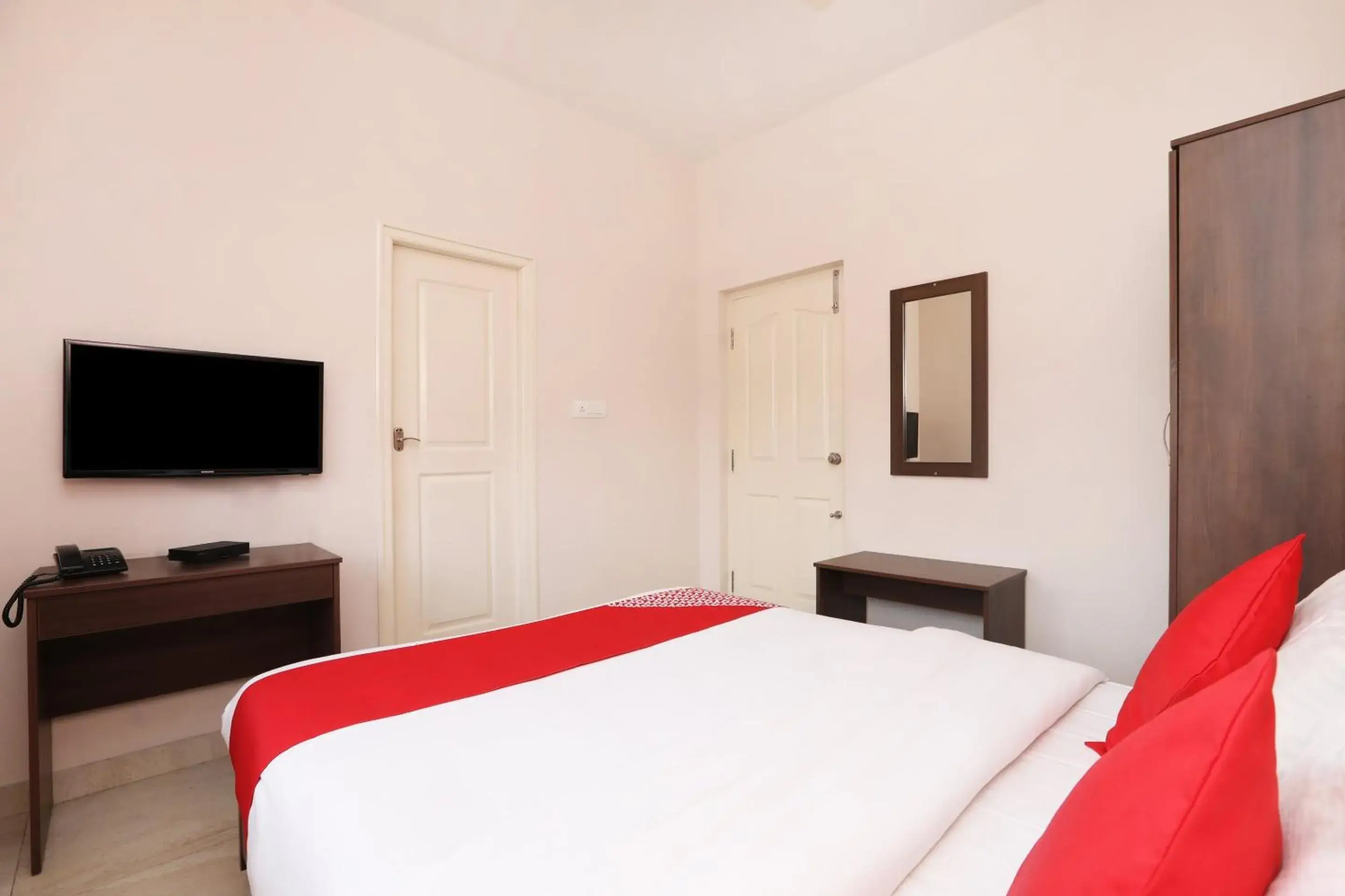 Facade/entrance, Bed in Super Hotel O Indra Comforts Facade/entrance, Bed in Super Hotel O Indra Comforts