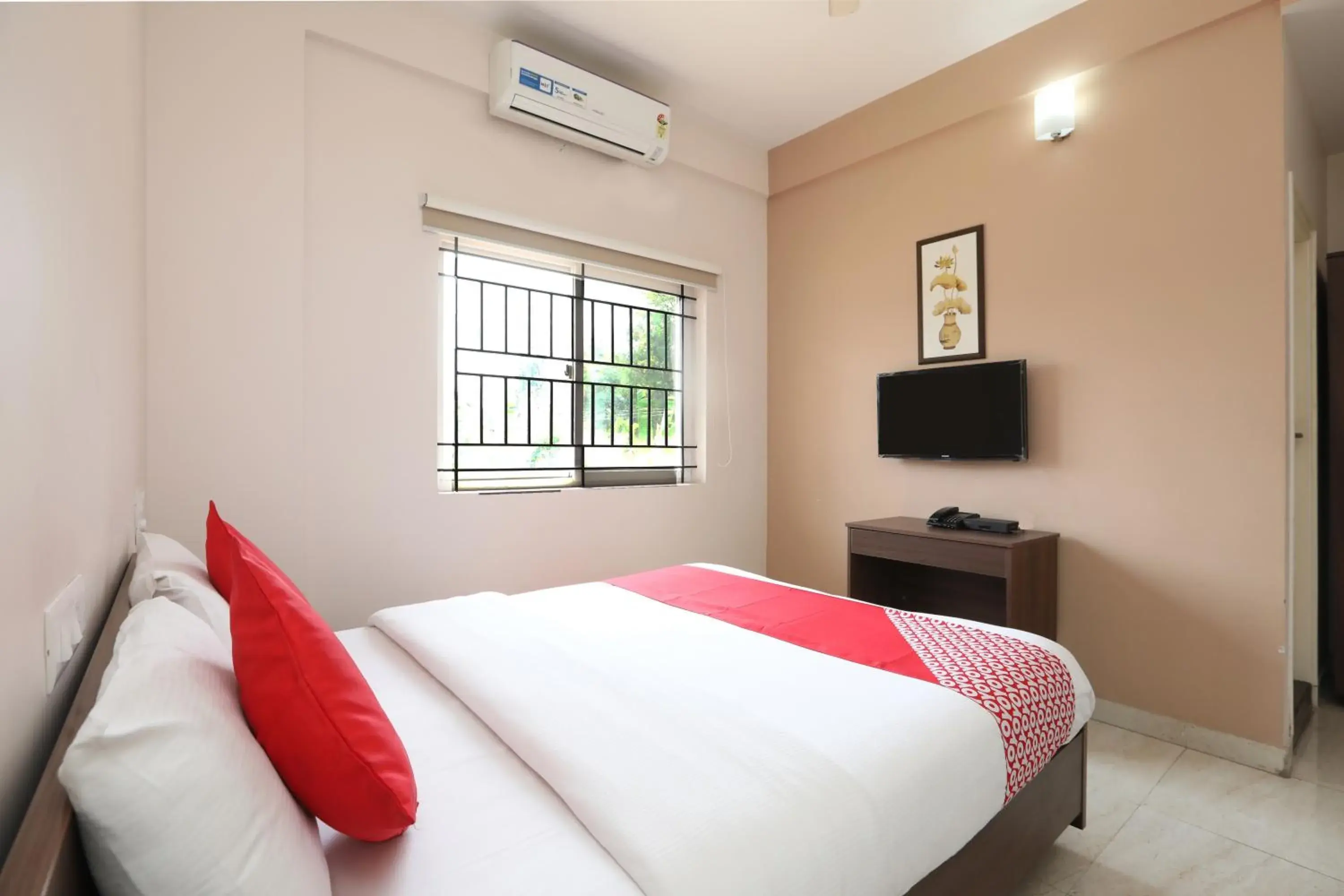 Bedroom, Bed in Super Hotel O Indra Comforts Bedroom, Bed in Super Hotel O Indra Comforts