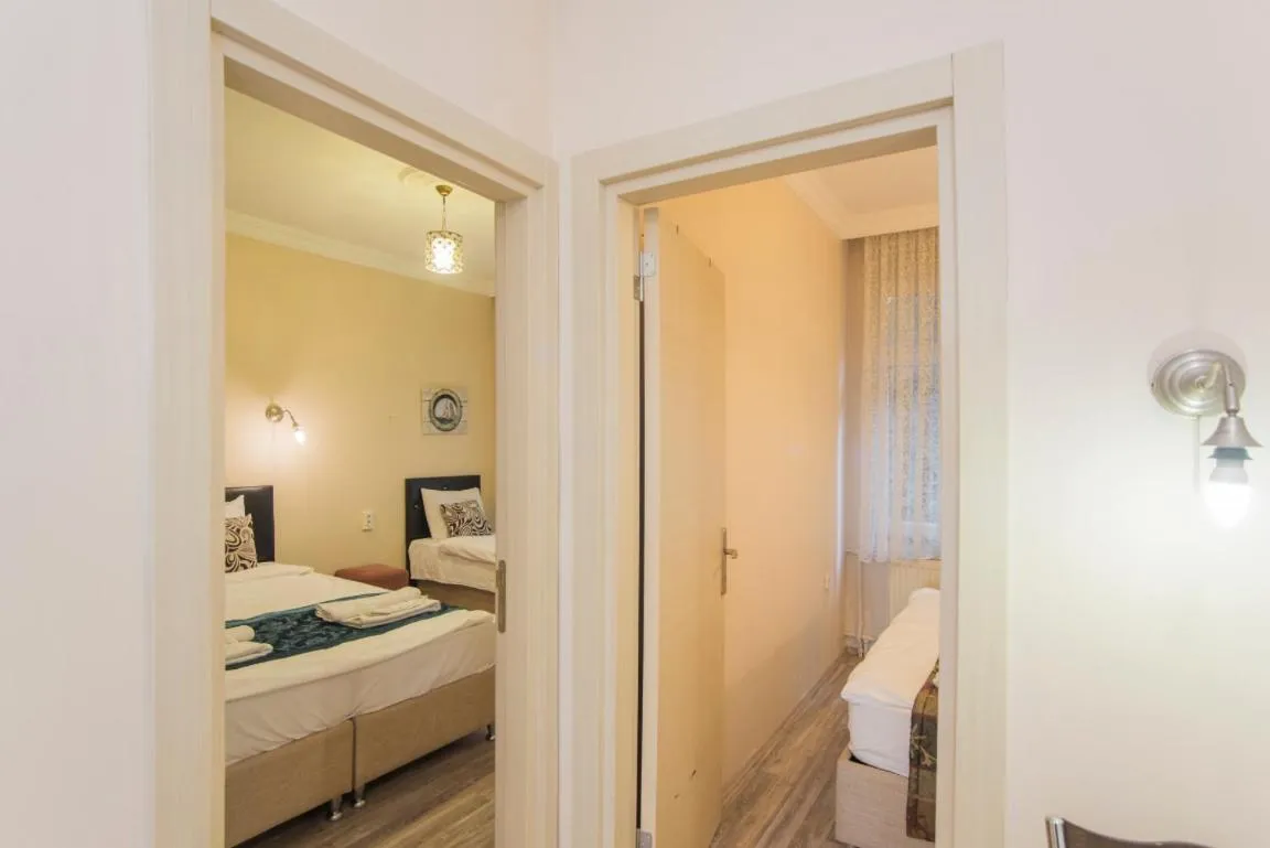 Divan Wooden Guesthouse