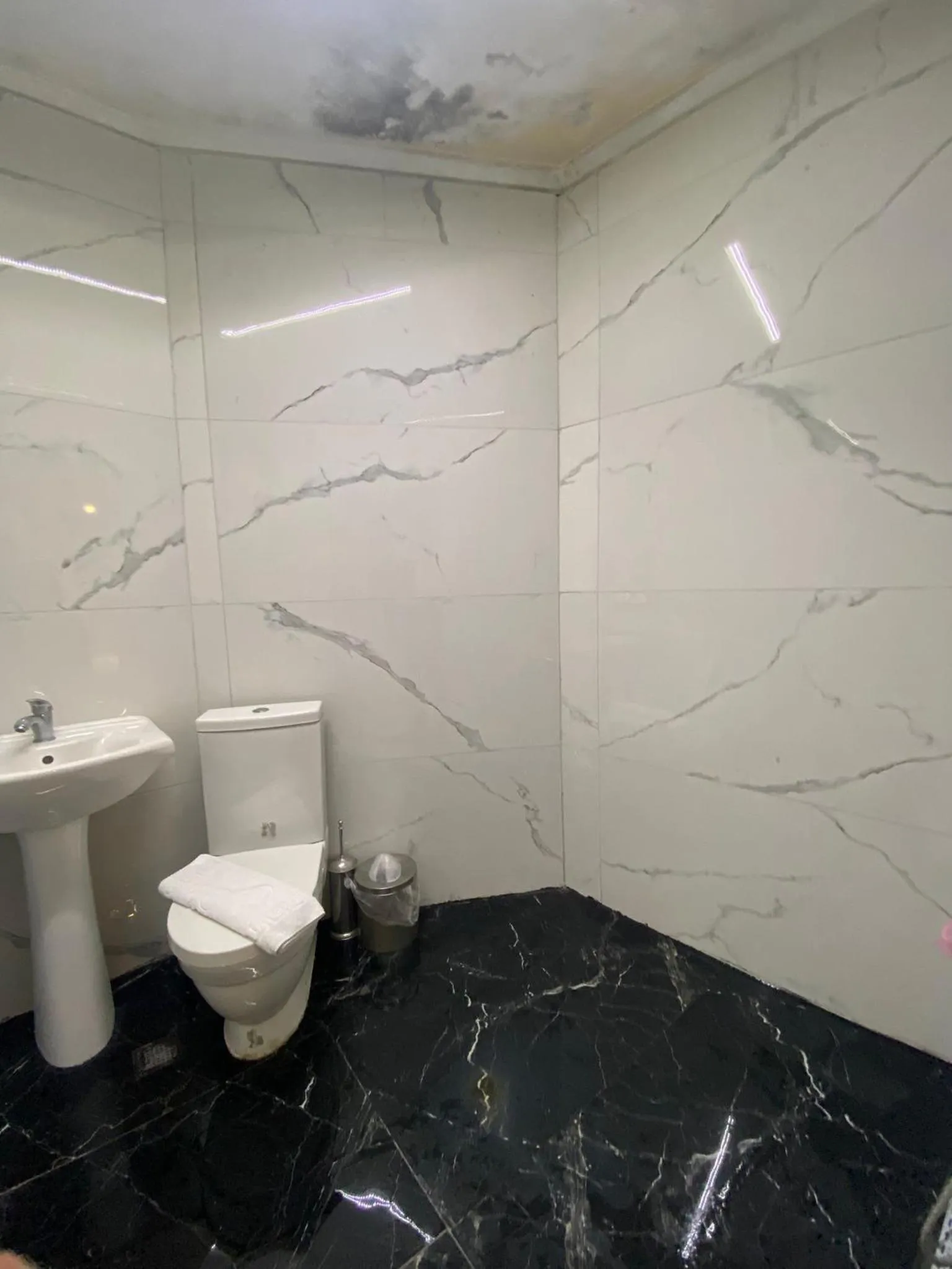 Divan Wooden Guesthouse