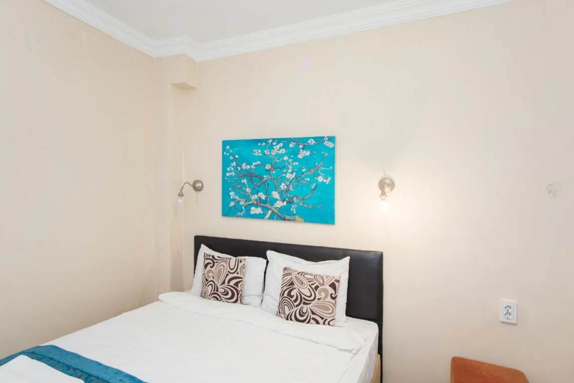 Divan Wooden Guesthouse