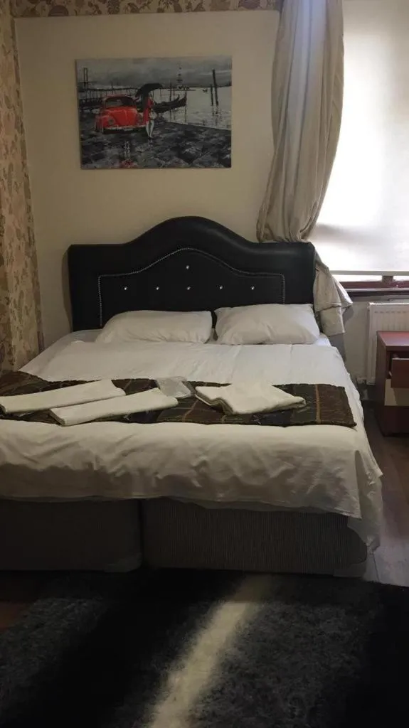 Divan Wooden Guesthouse