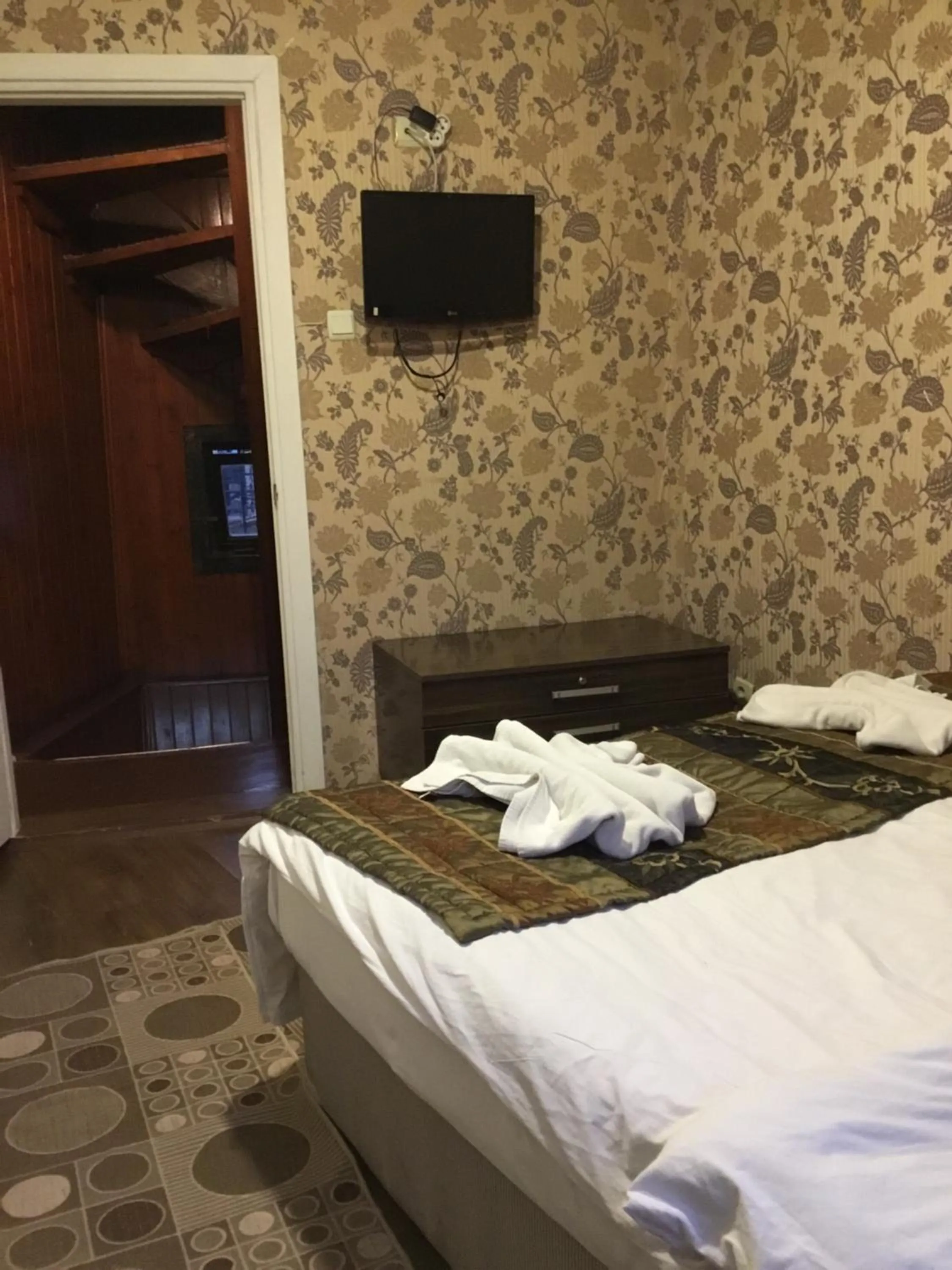Divan Wooden Guesthouse