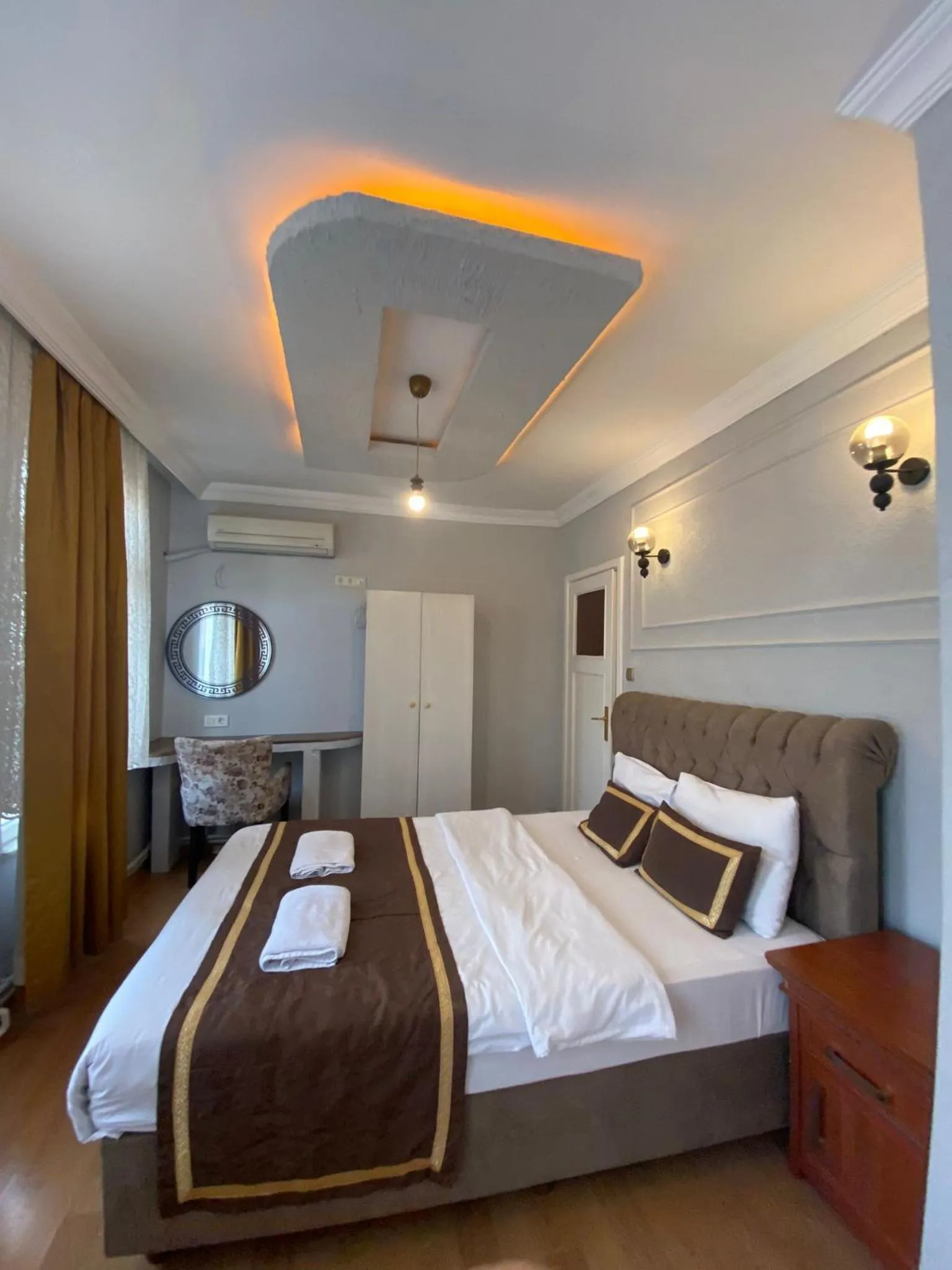 Bed in Divan Wooden Guesthouse