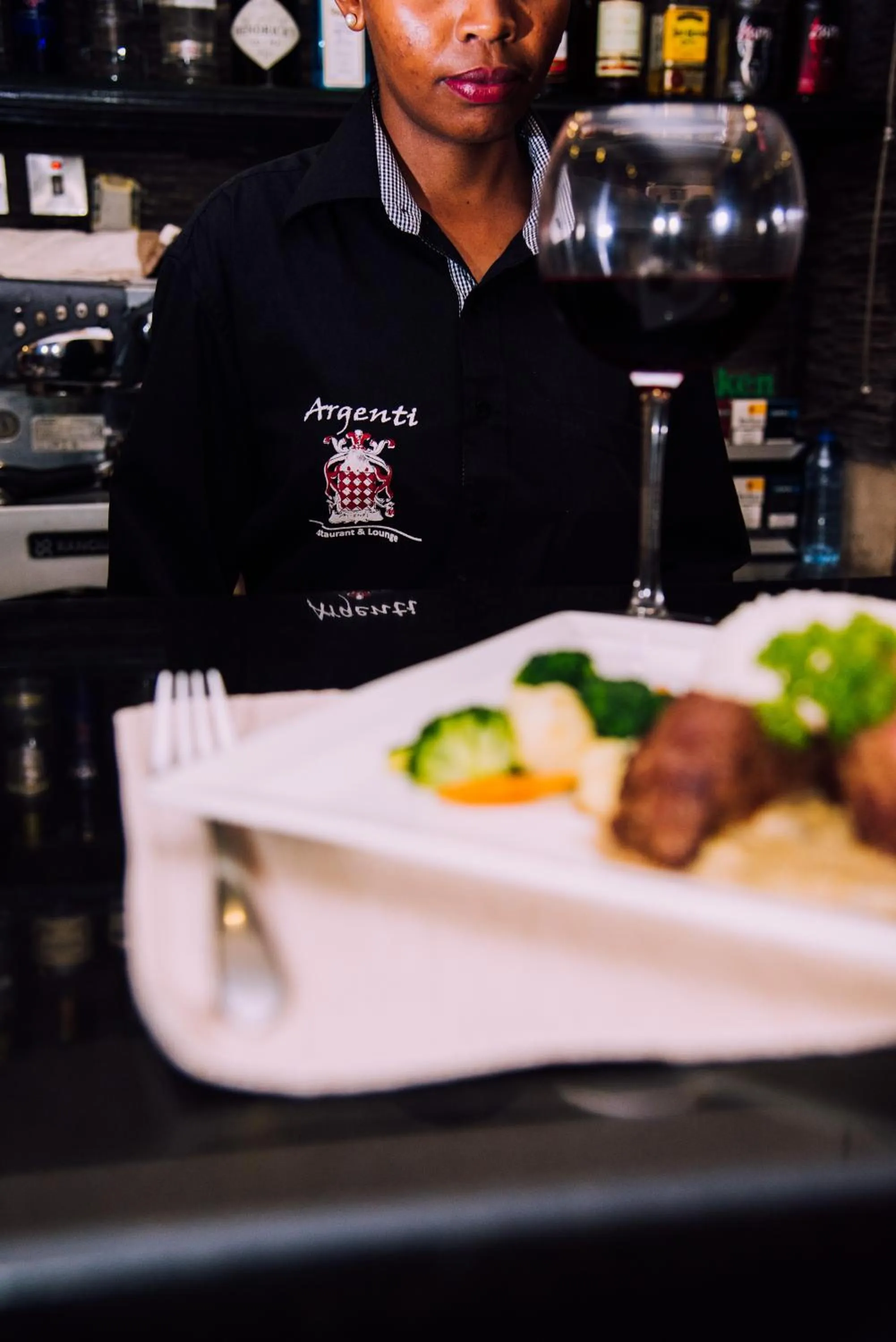 Restaurant/places to eat in GemSuites Serviced Apartments State House