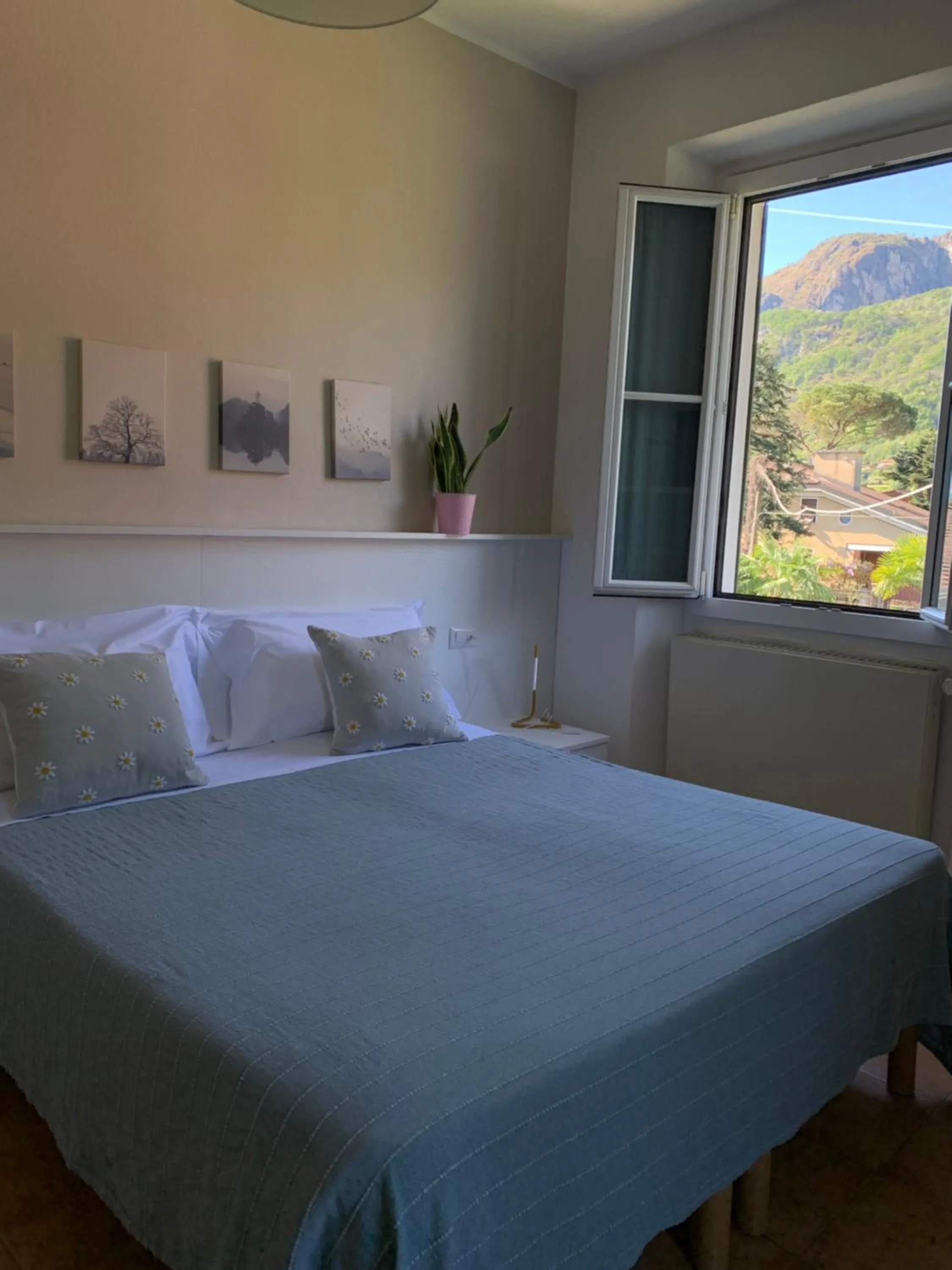 Bedroom, Bed in Hotel Loveno