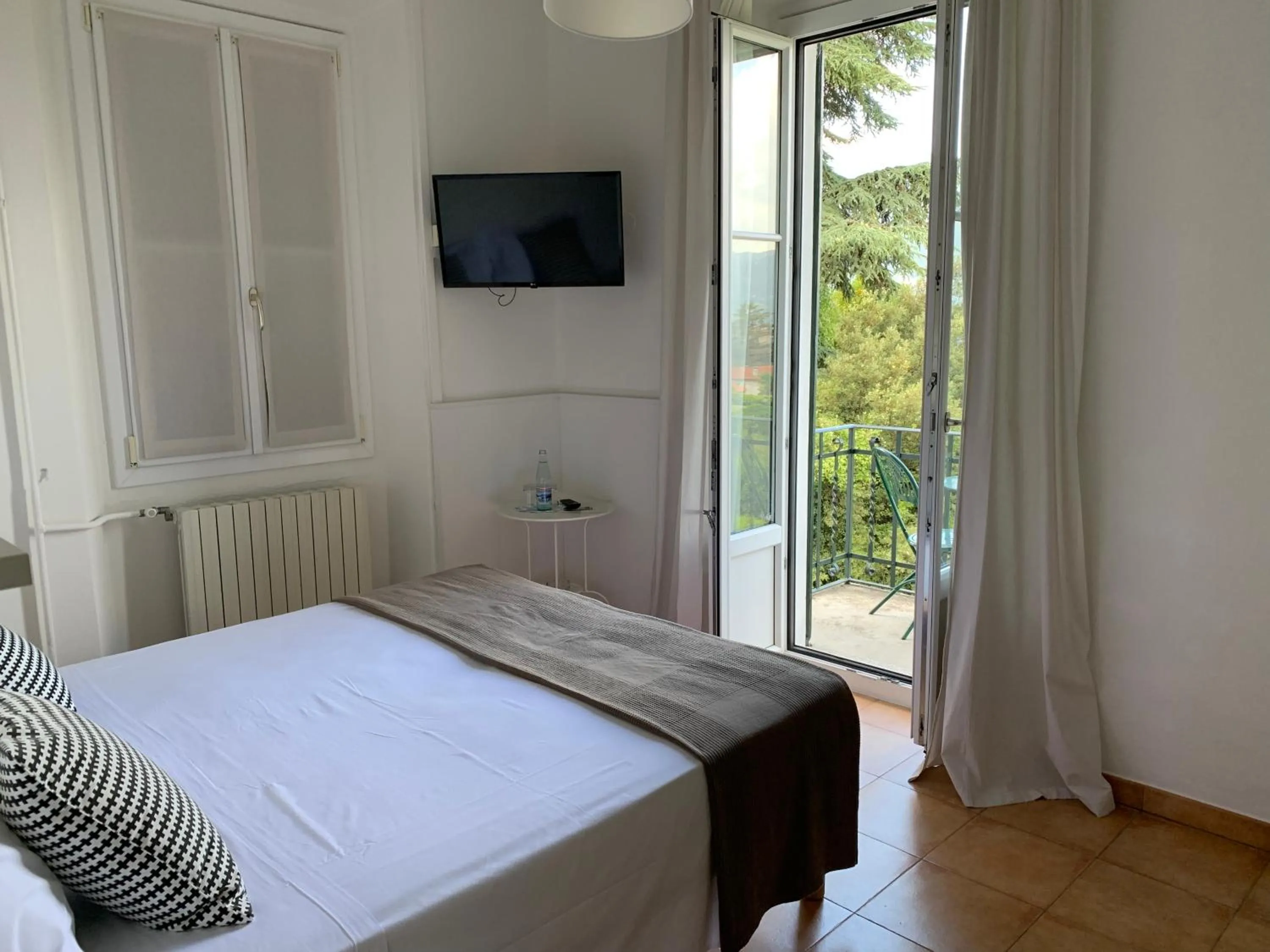 Photo of the whole room, Bed in Hotel Loveno