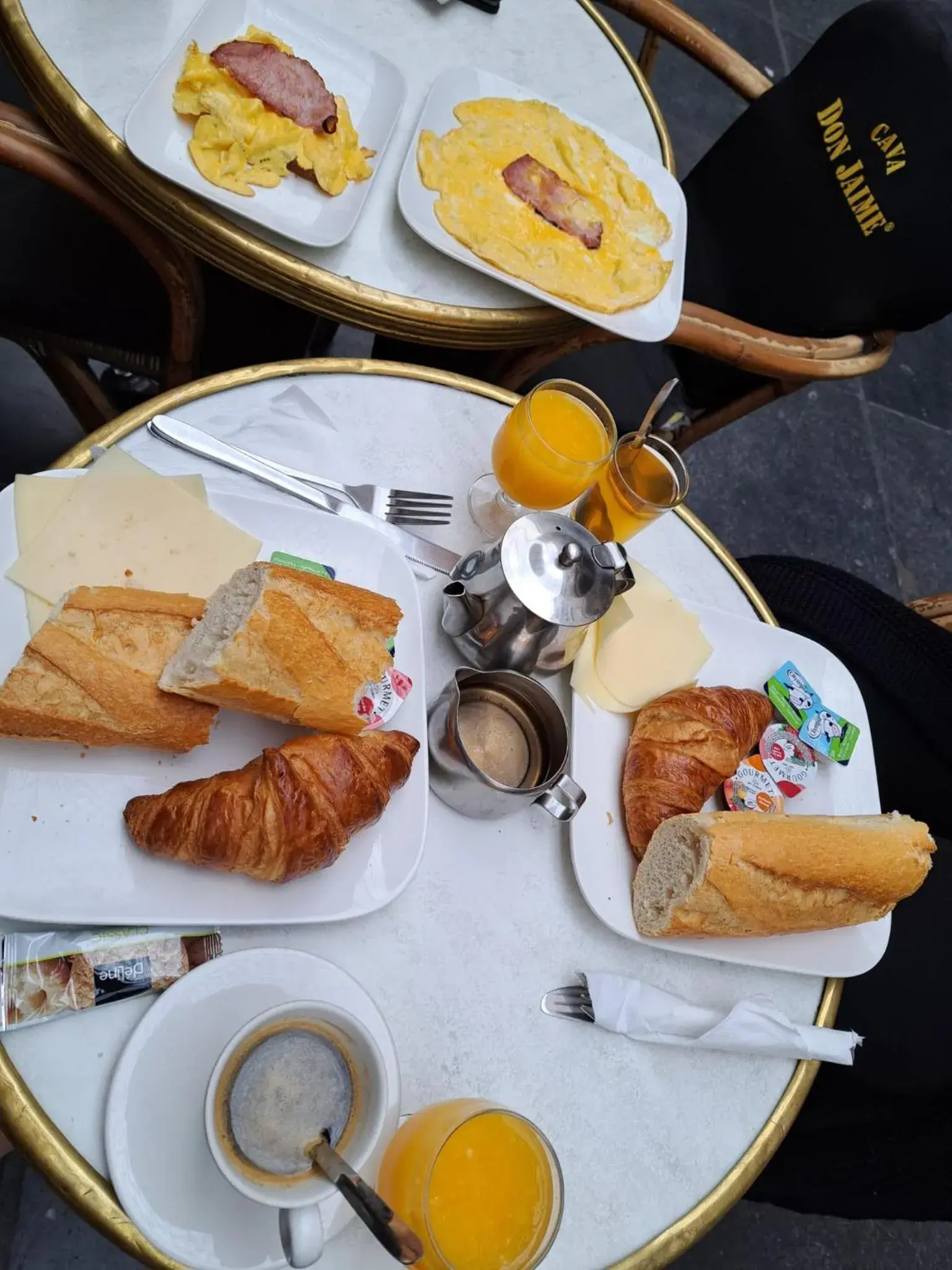 Restaurant/places to eat in B-aparthotel Grand Place Restaurant/places to eat in B-aparthotel Grand Place