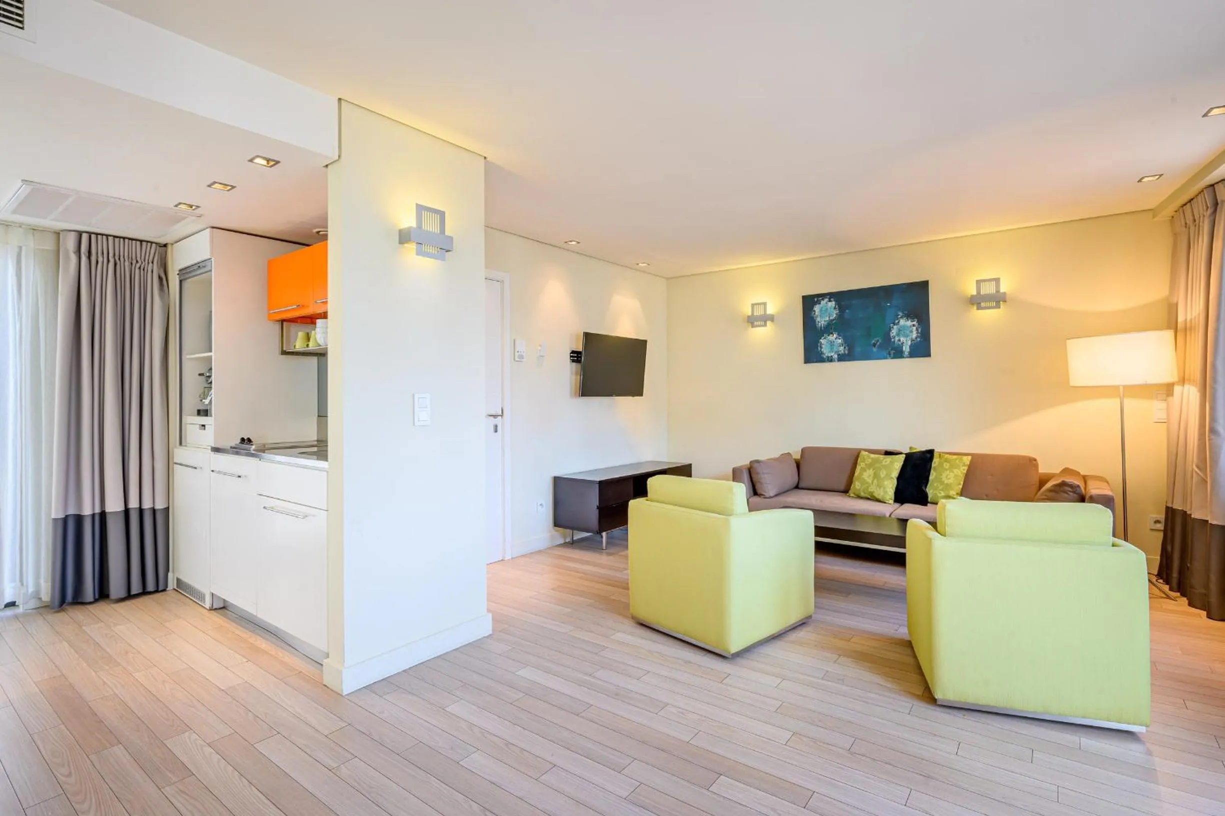 kitchen in B-aparthotel Grand Place