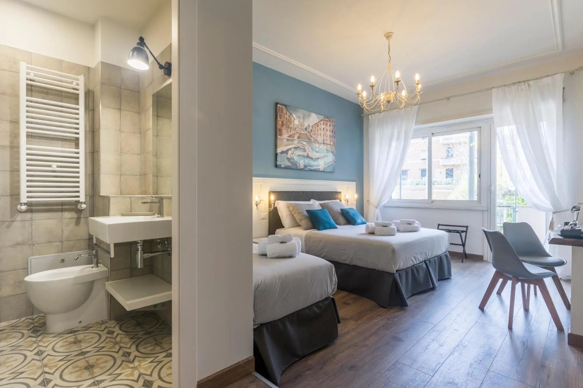 Bathroom in Trastevere Gallery Suites